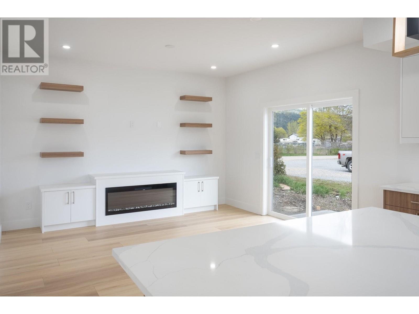 2 2241 Heitman Street, Enderby