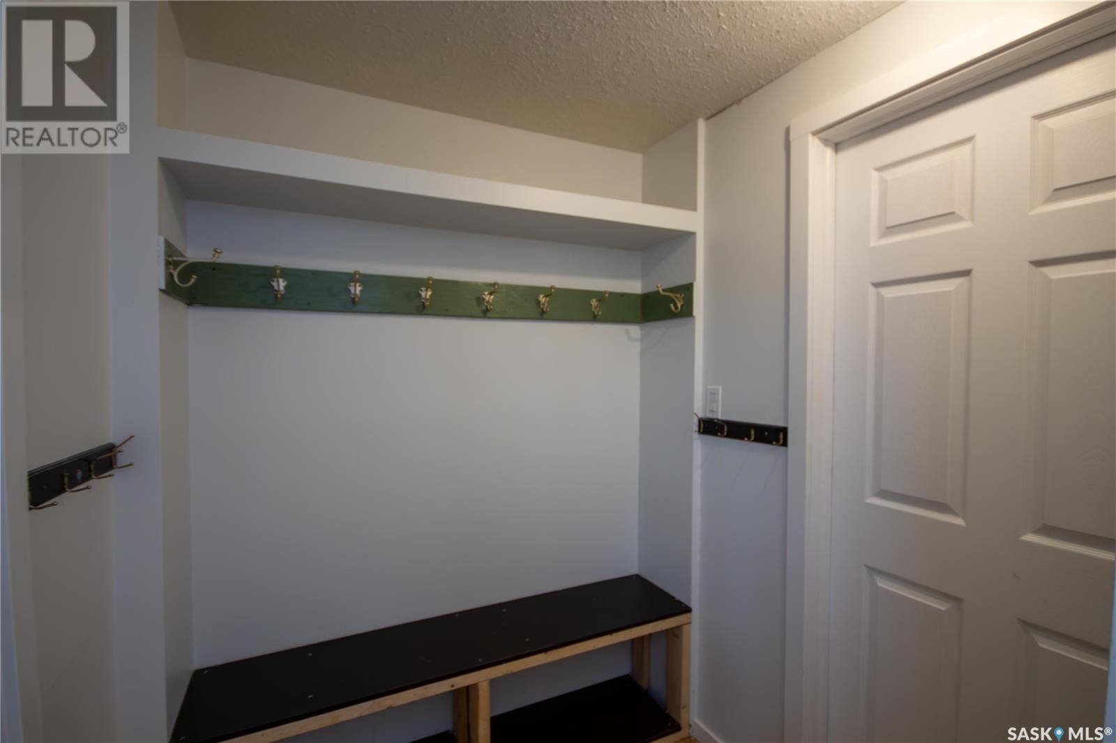 Photo 9 of 262 21st Street W, Battleford SK