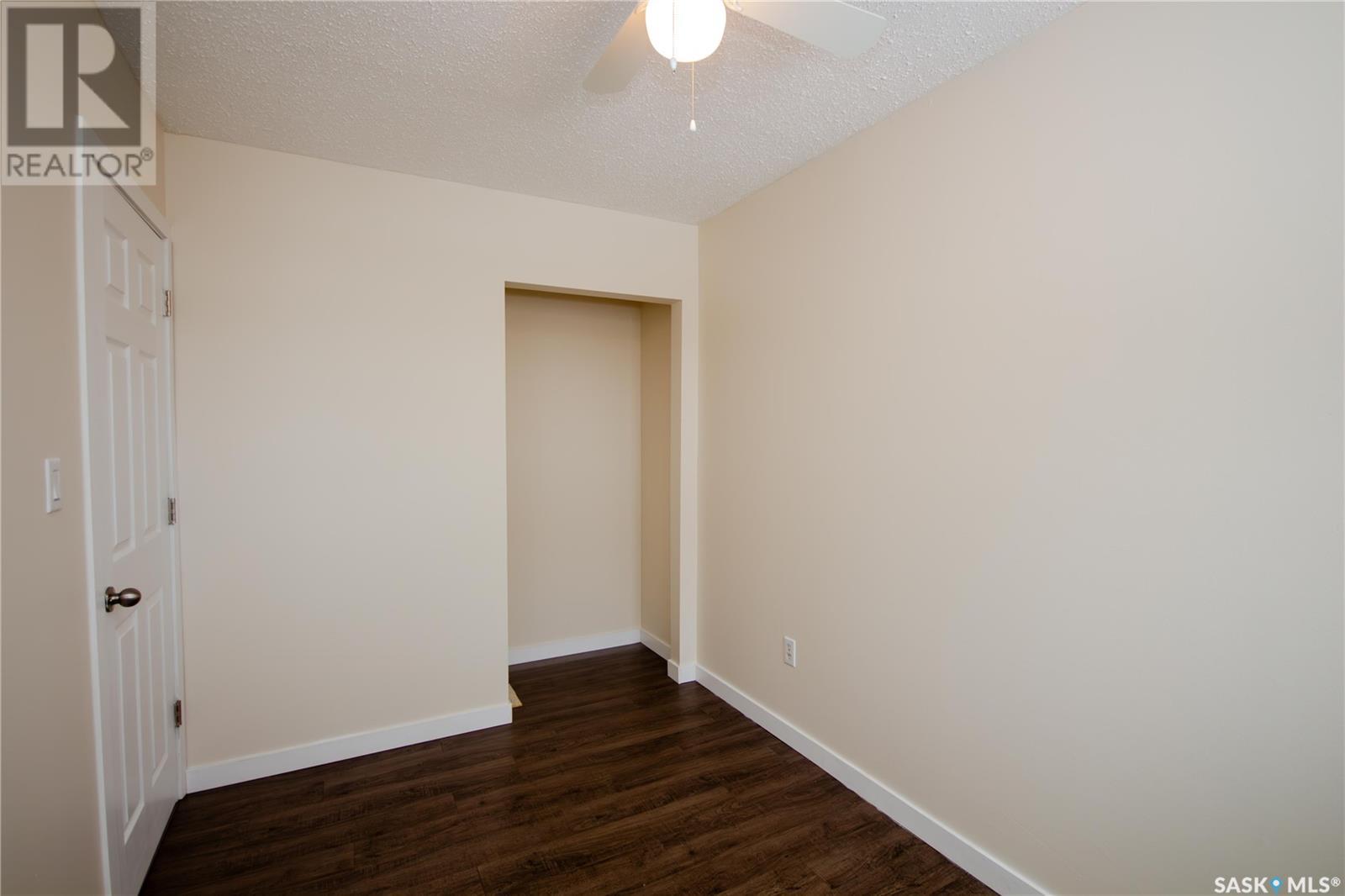 Photo 24 of 262 21st Street W, Battleford SK