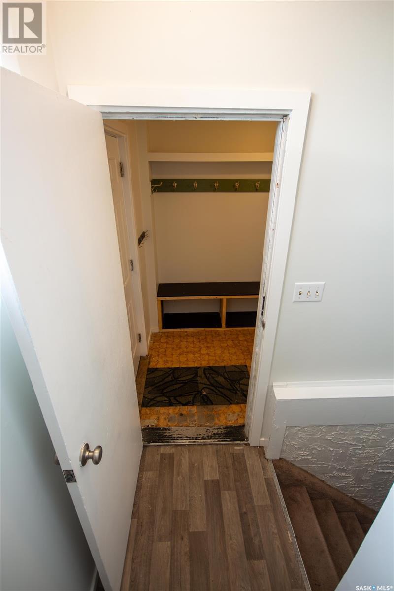 Photo 18 of 262 21st Street W, Battleford SK
