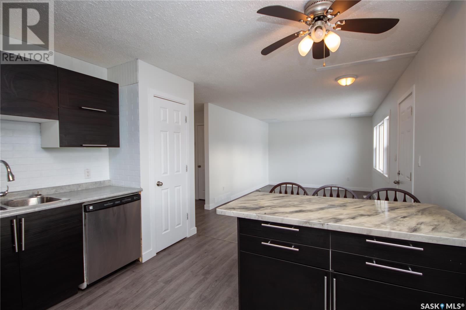 Photo 10 of 262 21st Street W, Battleford SK