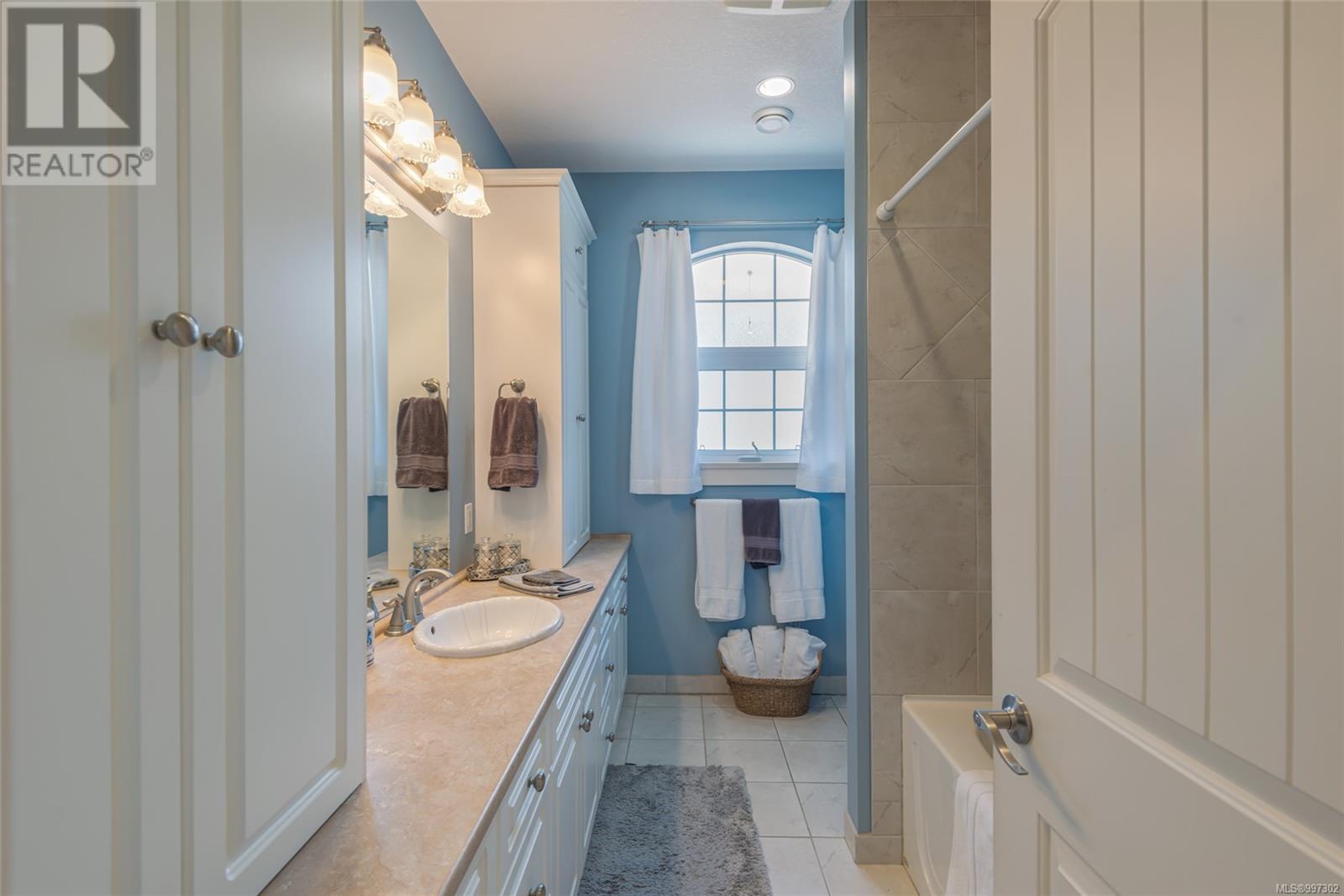 5570 Woodland Cres, Port Alberni
