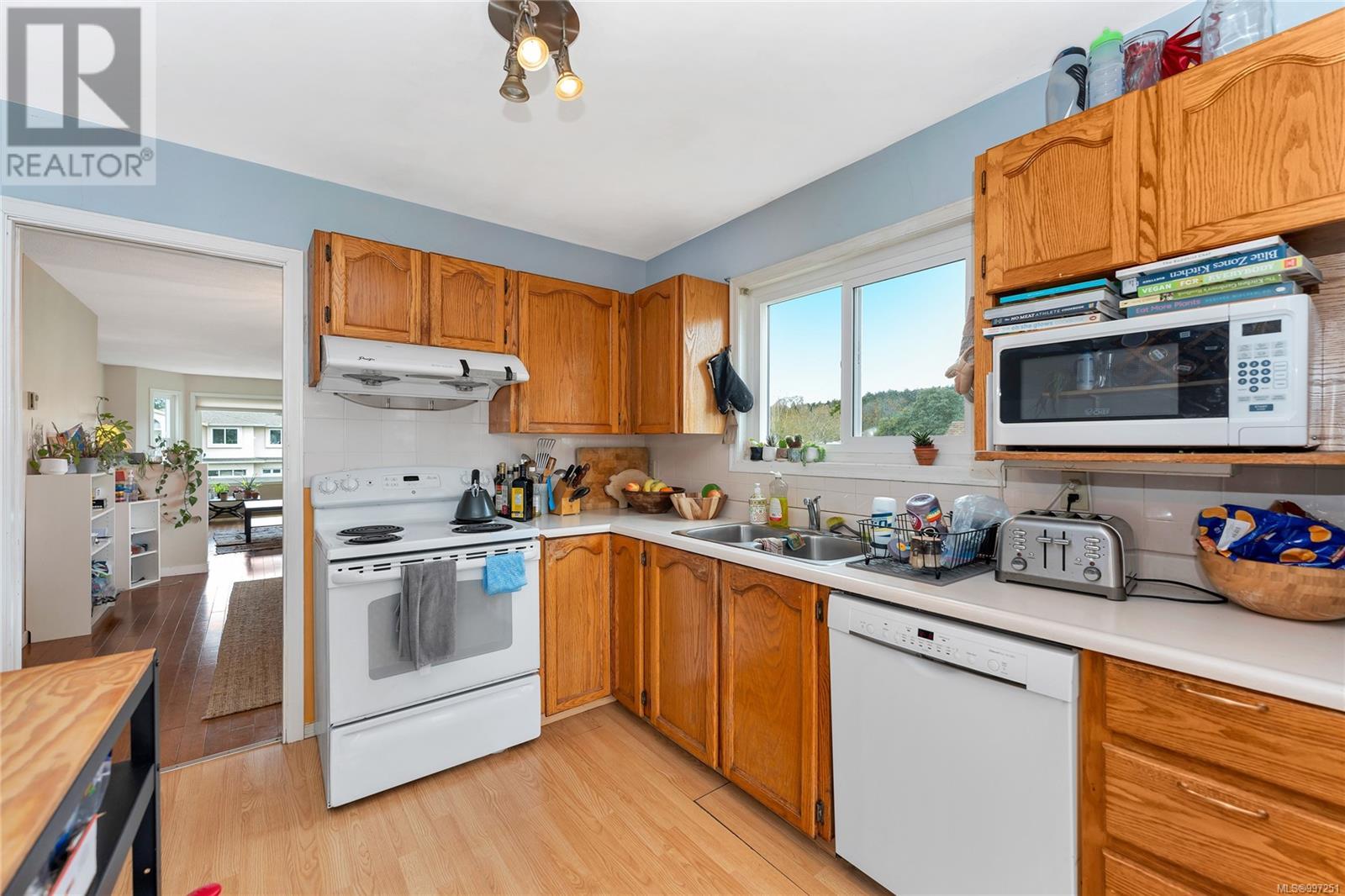  1560 Prairie Street, Saanich