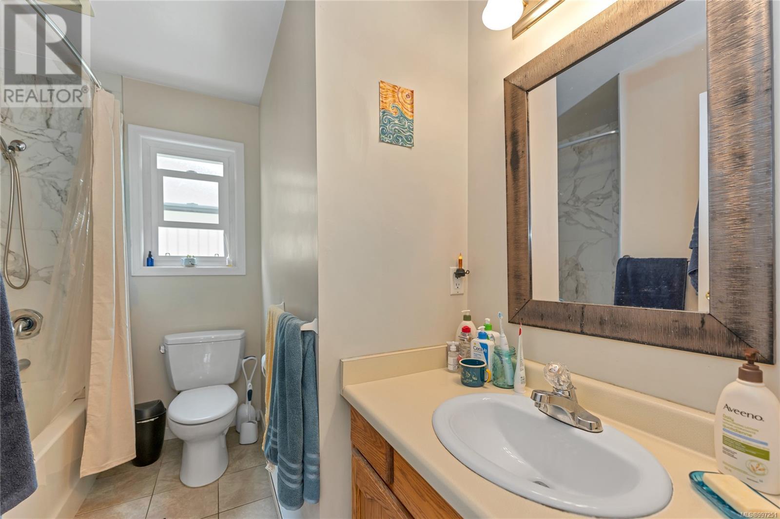  1560 Prairie Street, Saanich