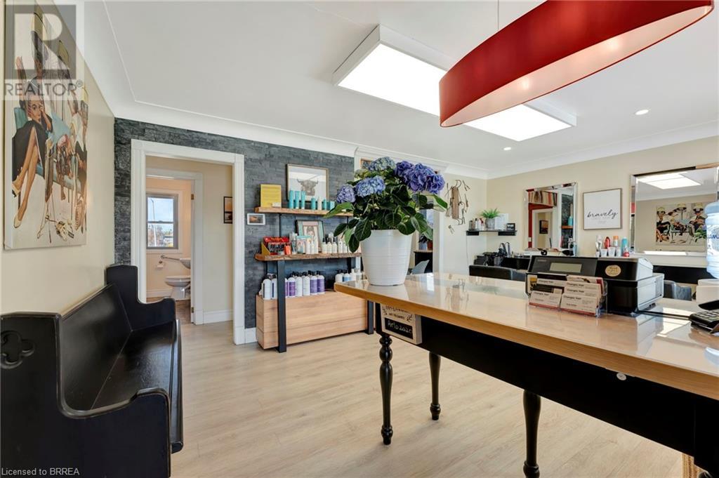 Photo 14 of 584 Colborne Street, Brantford ON