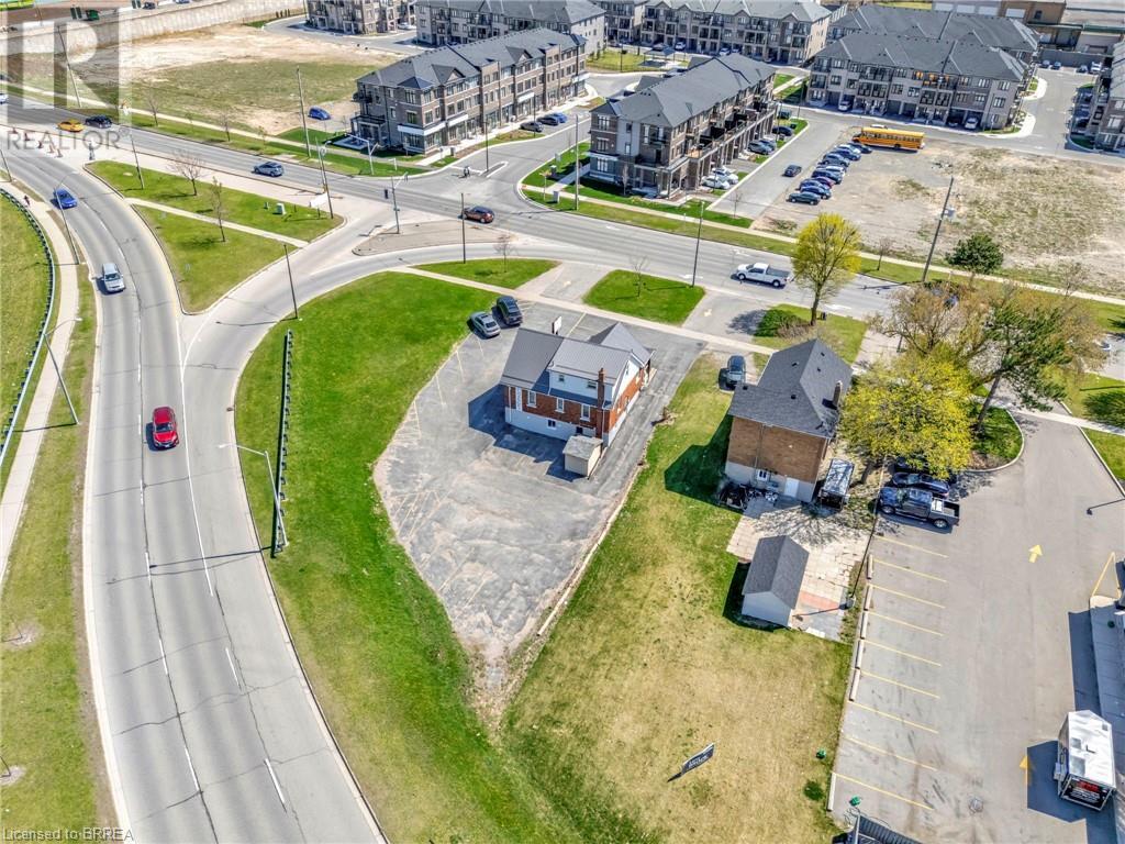 Photo 3 of 584 Colborne Street, Brantford ON