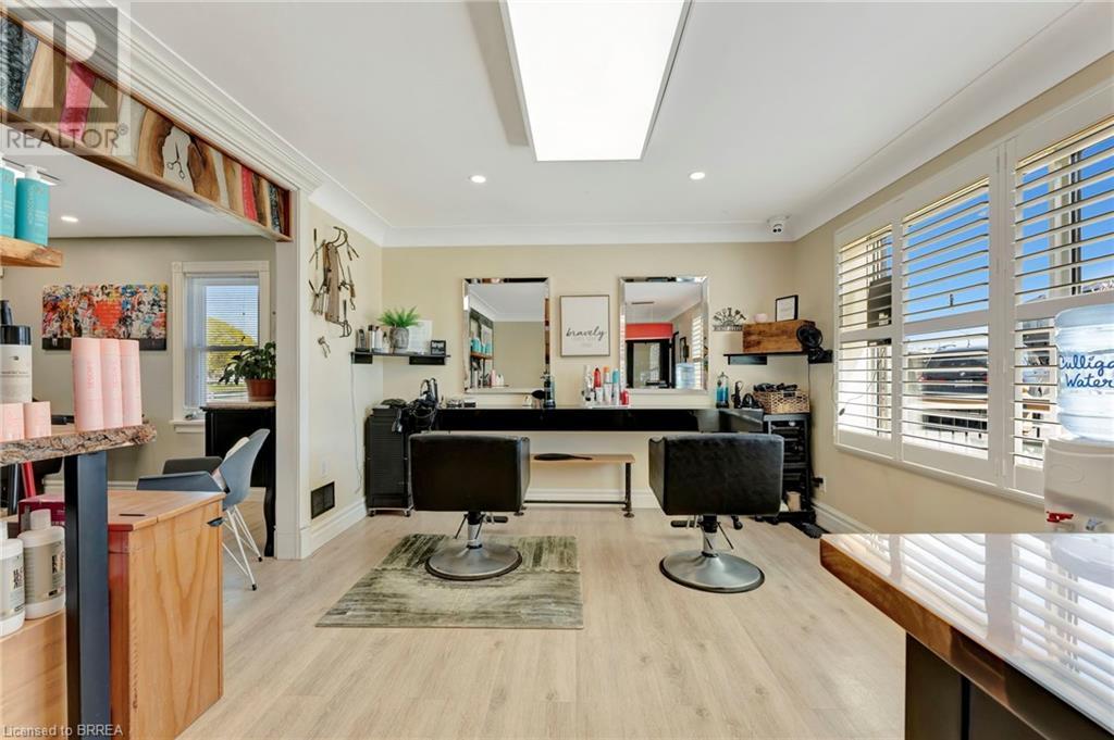 Photo 15 of 584 Colborne Street, Brantford ON