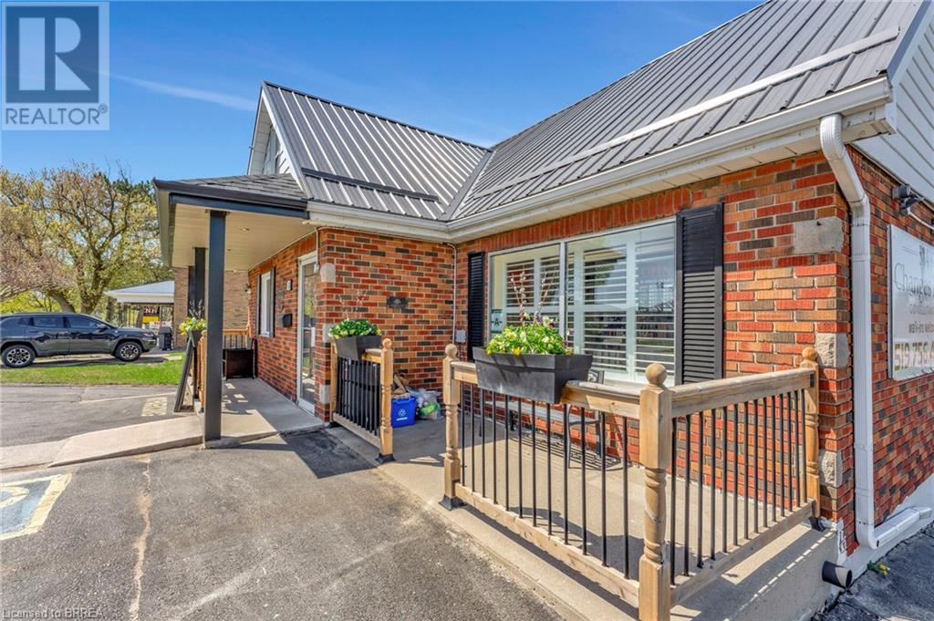 Photo 11 of 584 Colborne Street, Brantford ON