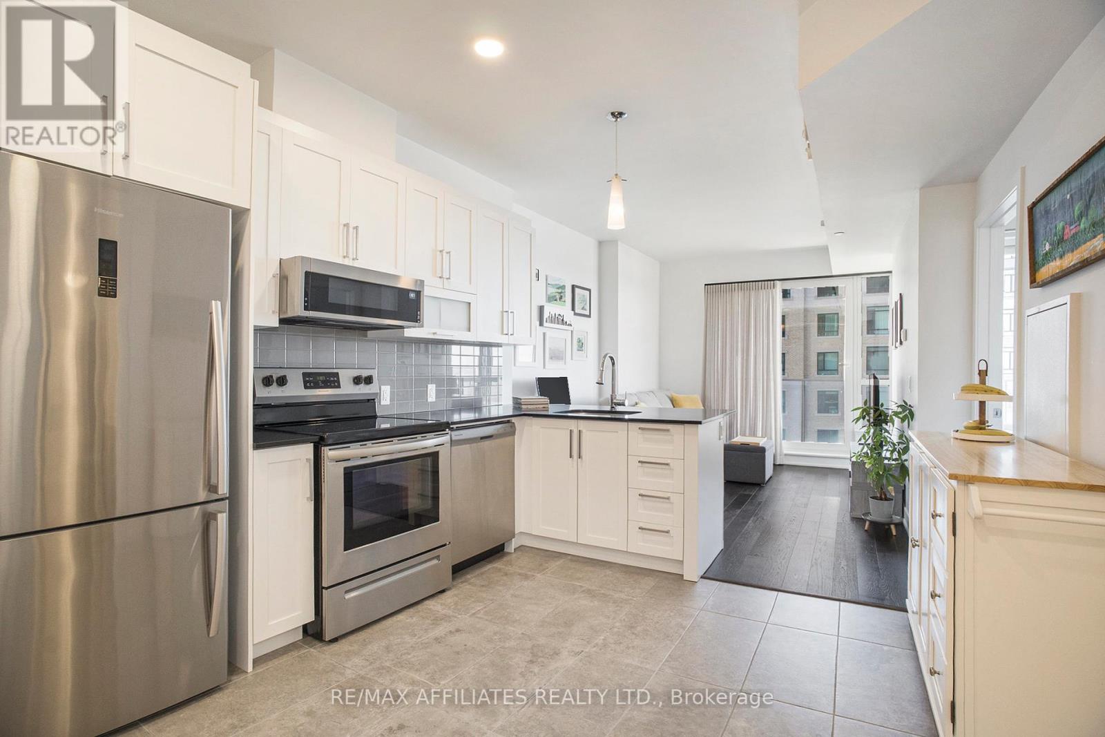 Open Kitchen