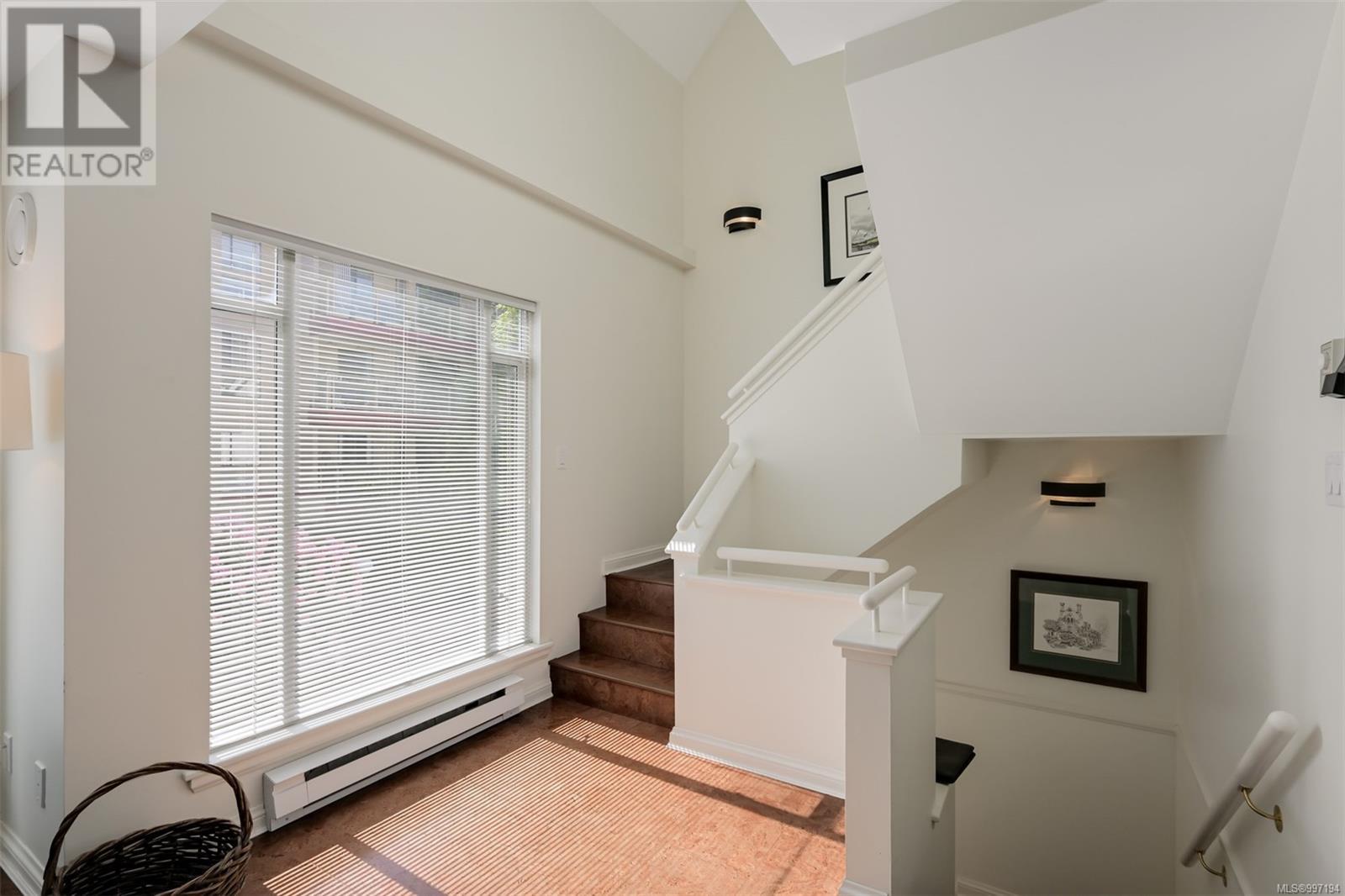 4 356 Simcoe Street, Victoria