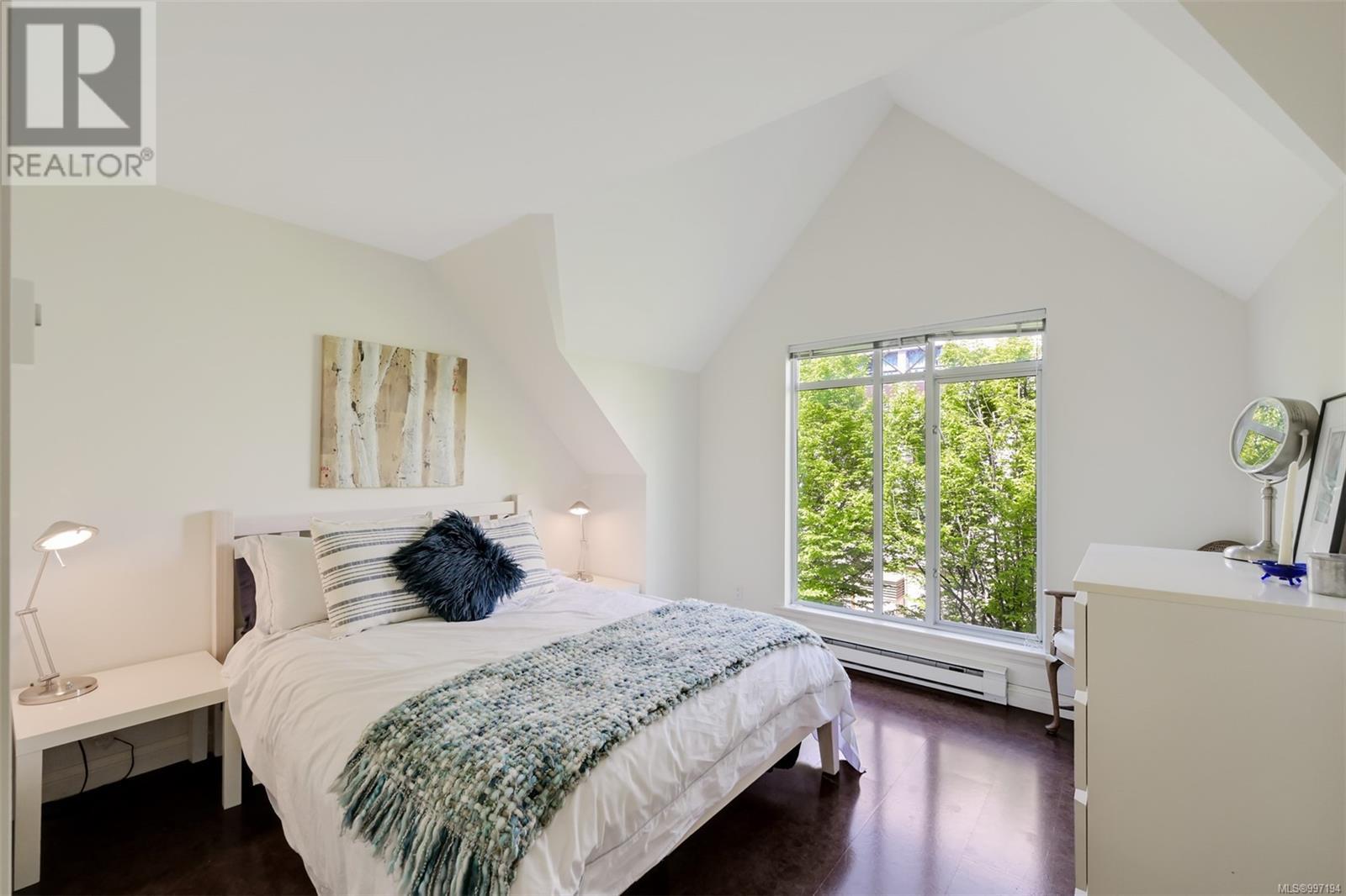 4 356 Simcoe Street, Victoria