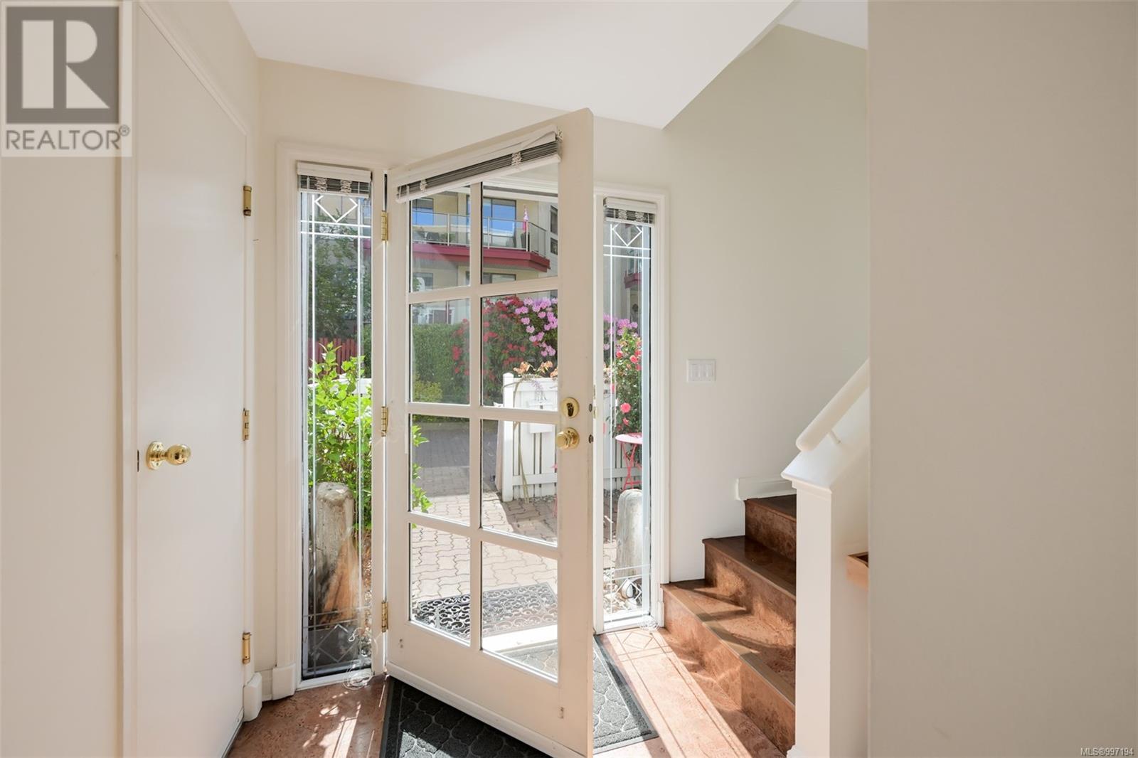 4 356 Simcoe Street, Victoria