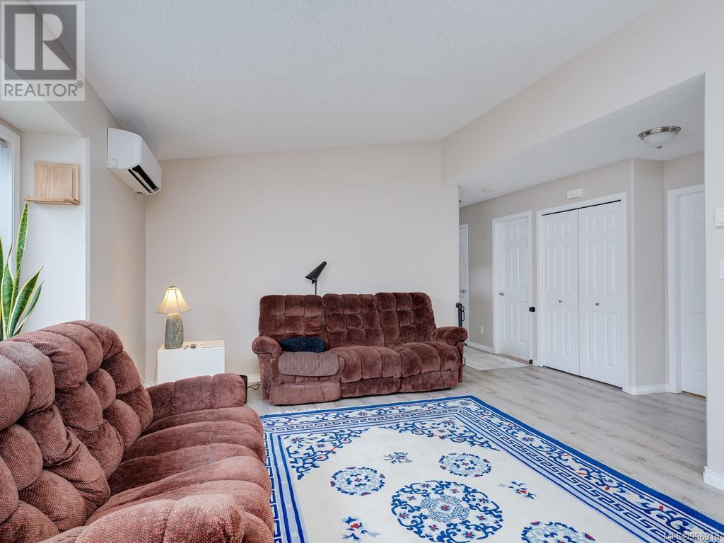 34 7570 Tetayut Road, Central Saanich