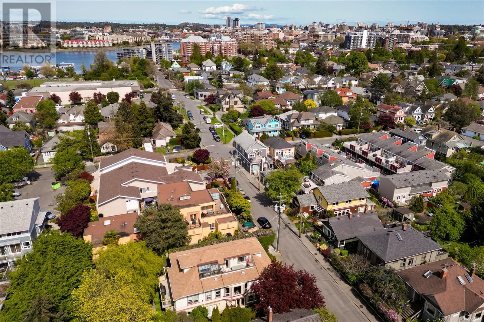 D 142 St. Lawrence Street, Victoria