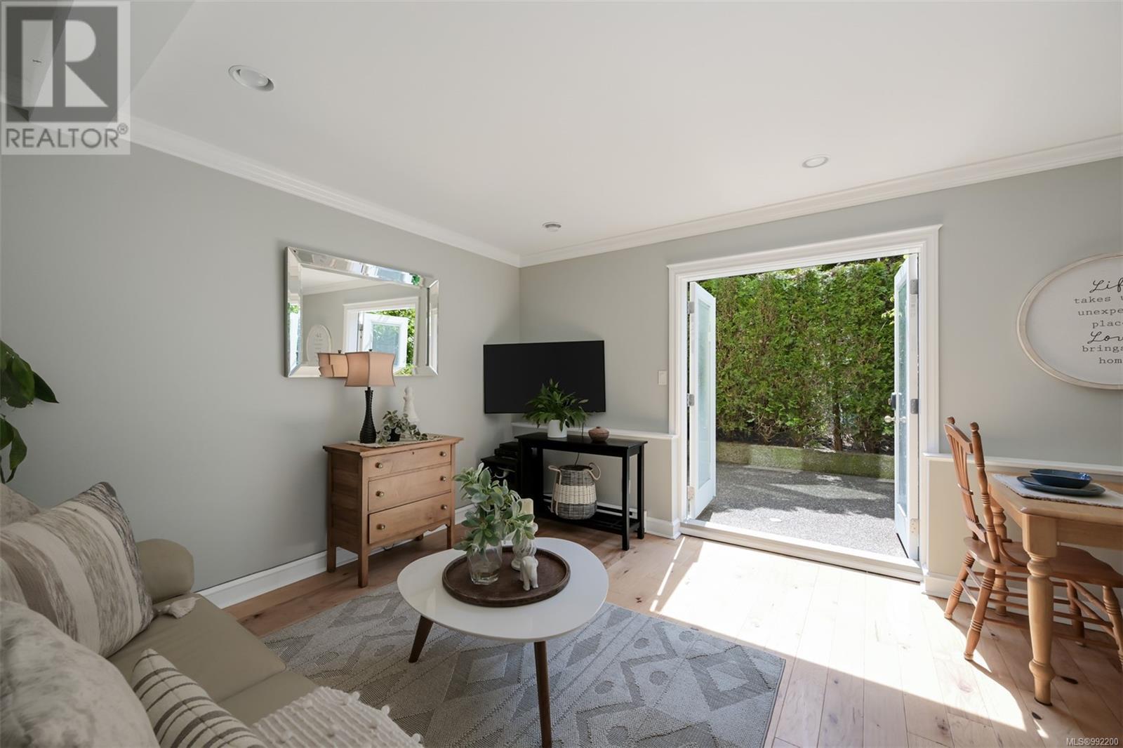 D 142 St. Lawrence Street, Victoria