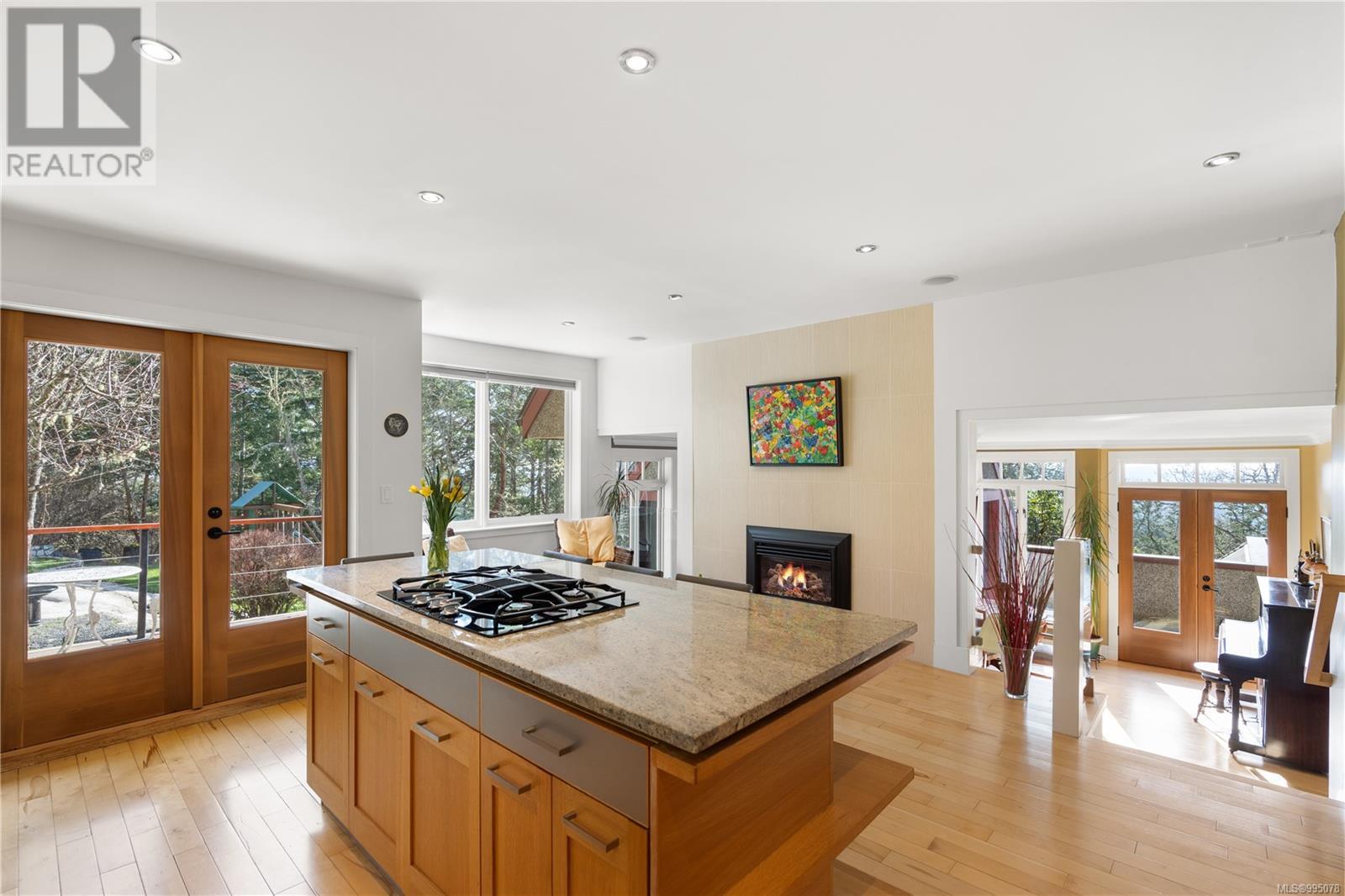  8242 Thomson Place, Central Saanich