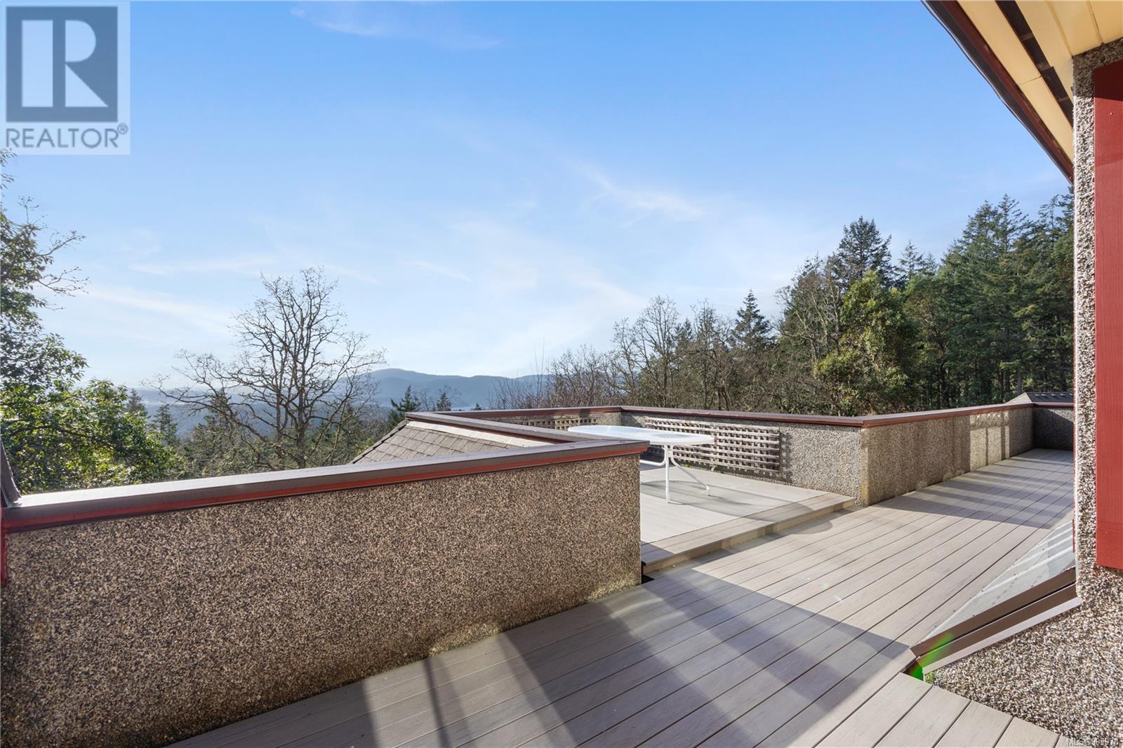  8242 Thomson Place, Central Saanich