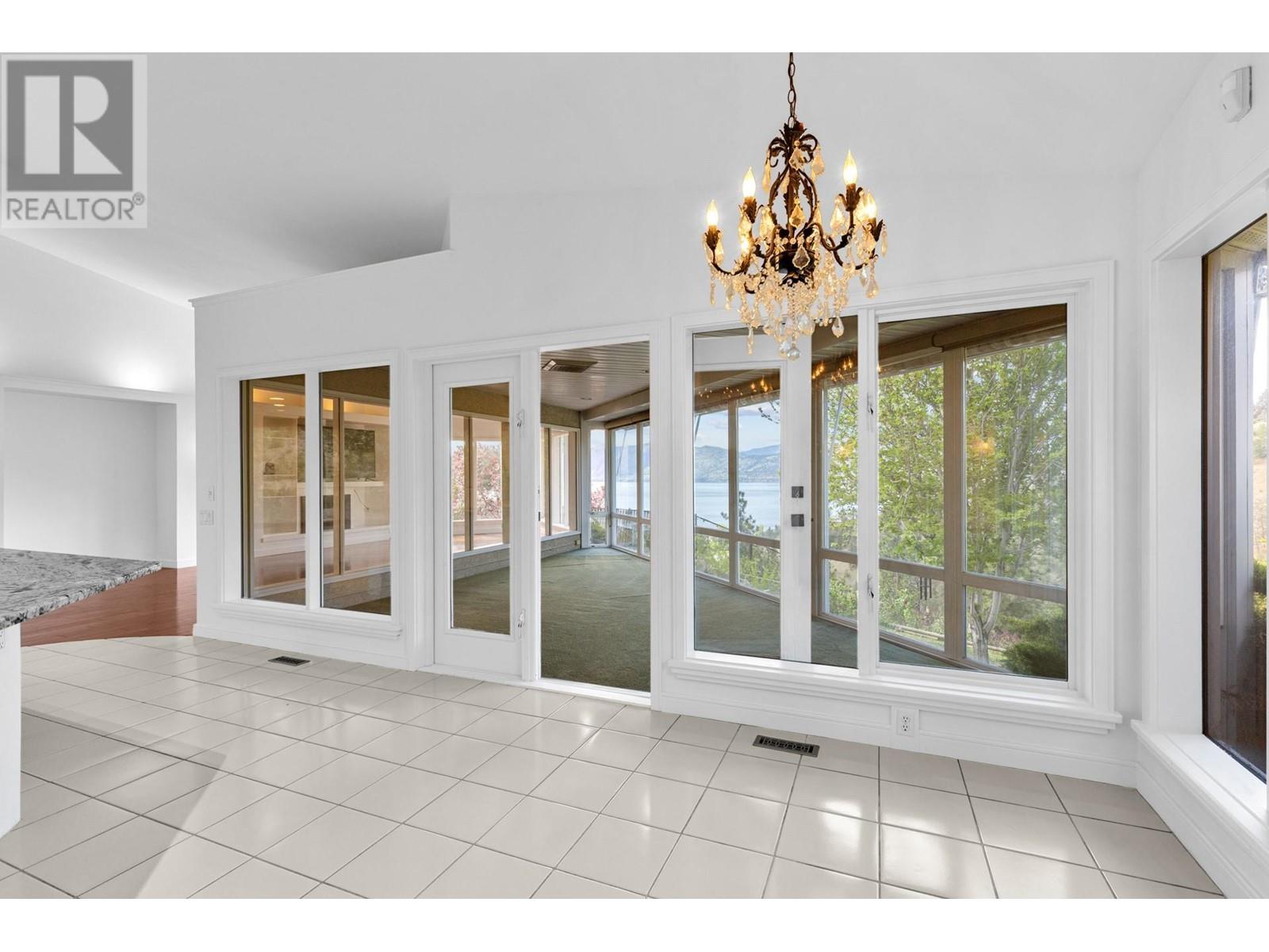  3784 Inglis Place, Peachland