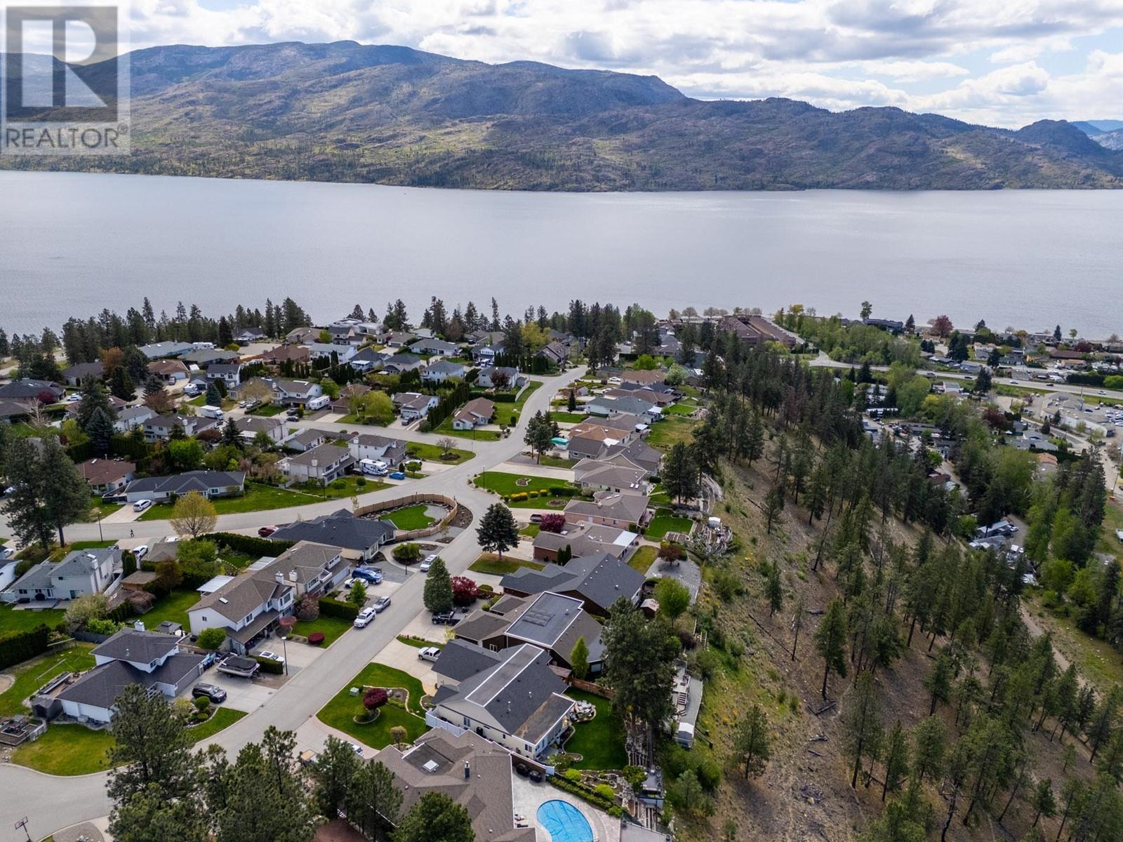  3784 Inglis Place, Peachland
