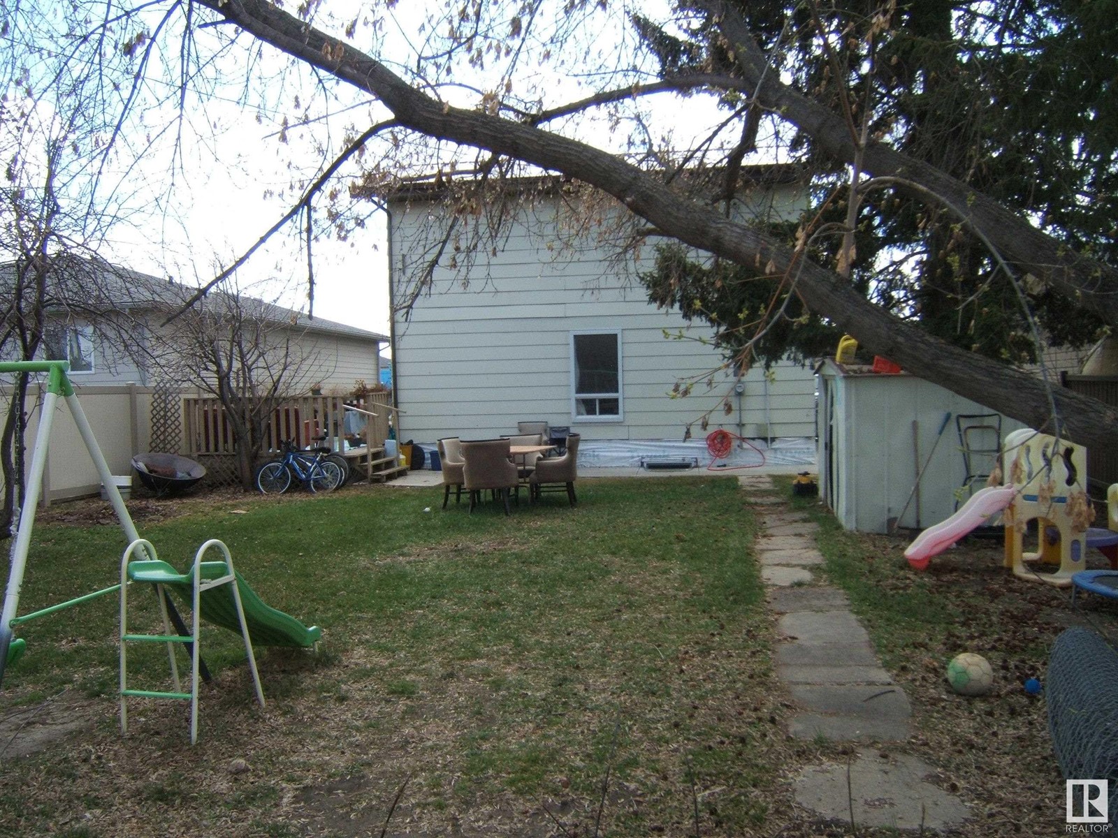 Photo 8 of 4814 47 Av, Vegreville AB
