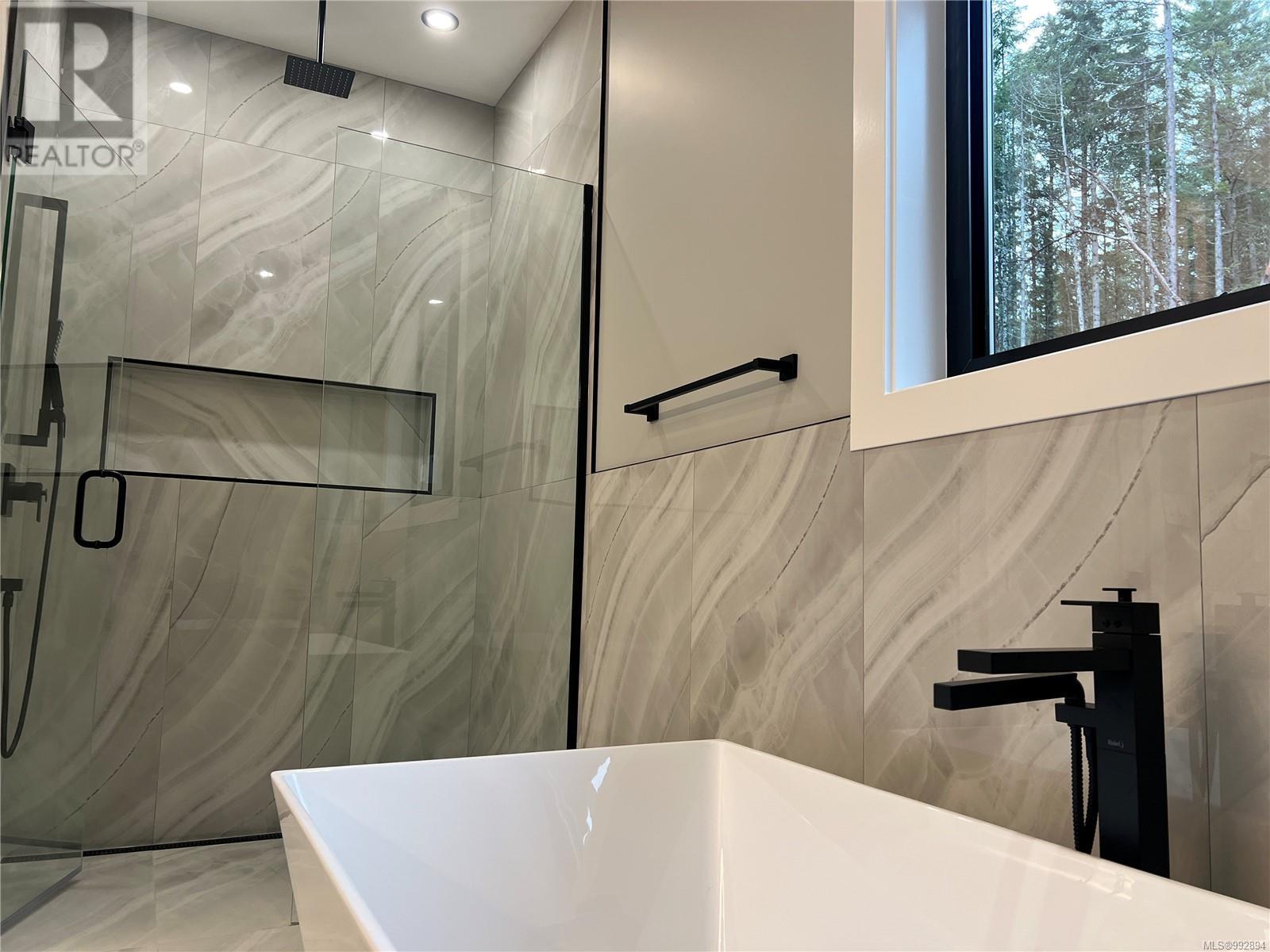 4618 Glen Oaks Dr, Nanaimo real estate listing 992894