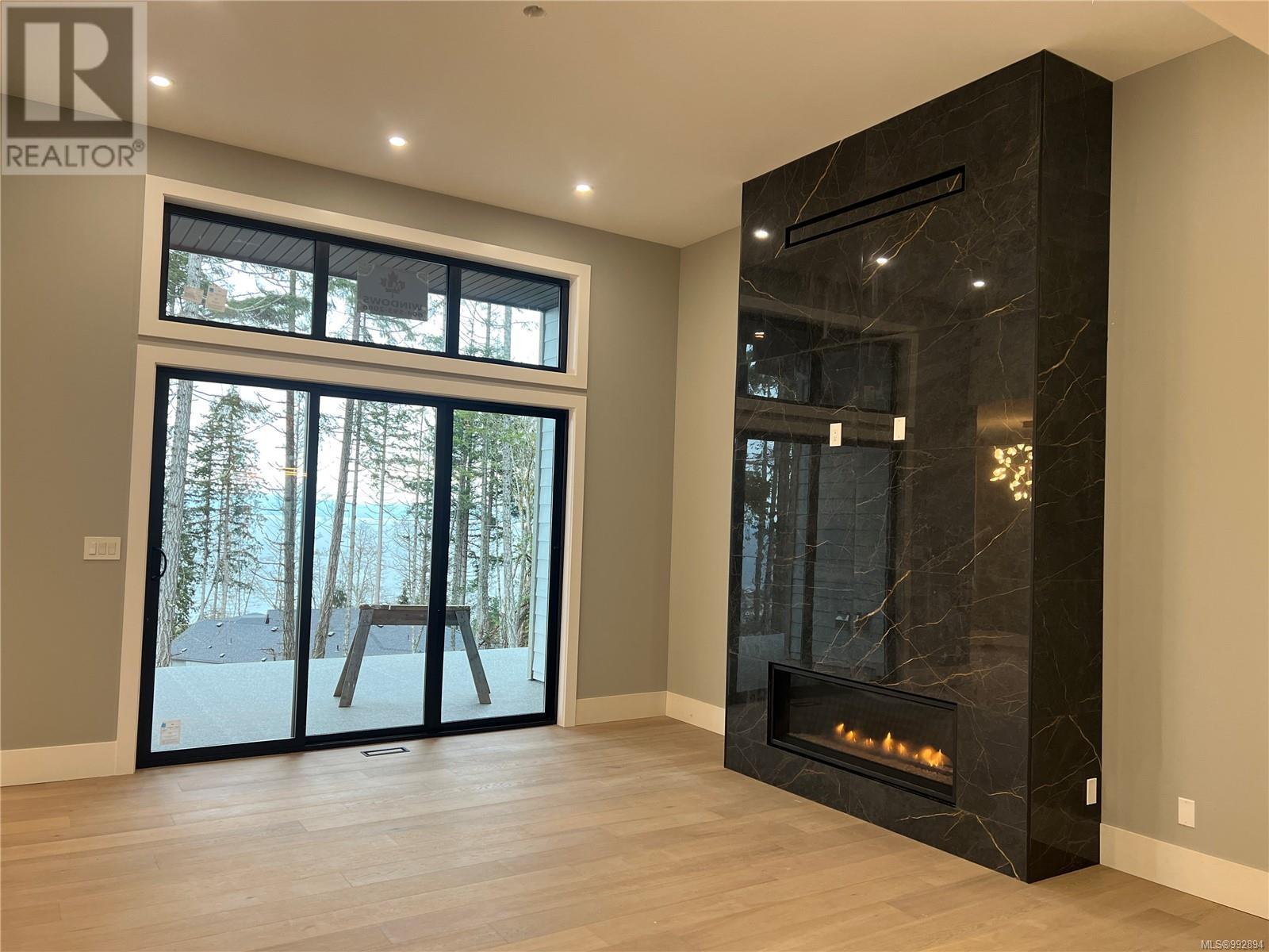 4618 Glen Oaks Dr, Nanaimo real estate listing 992894