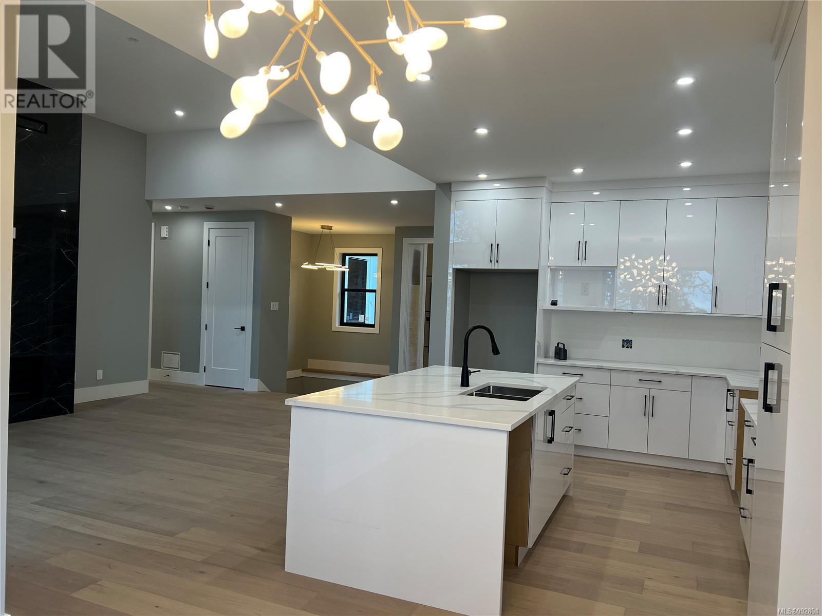 4618 Glen Oaks Dr, Nanaimo real estate listing 992894