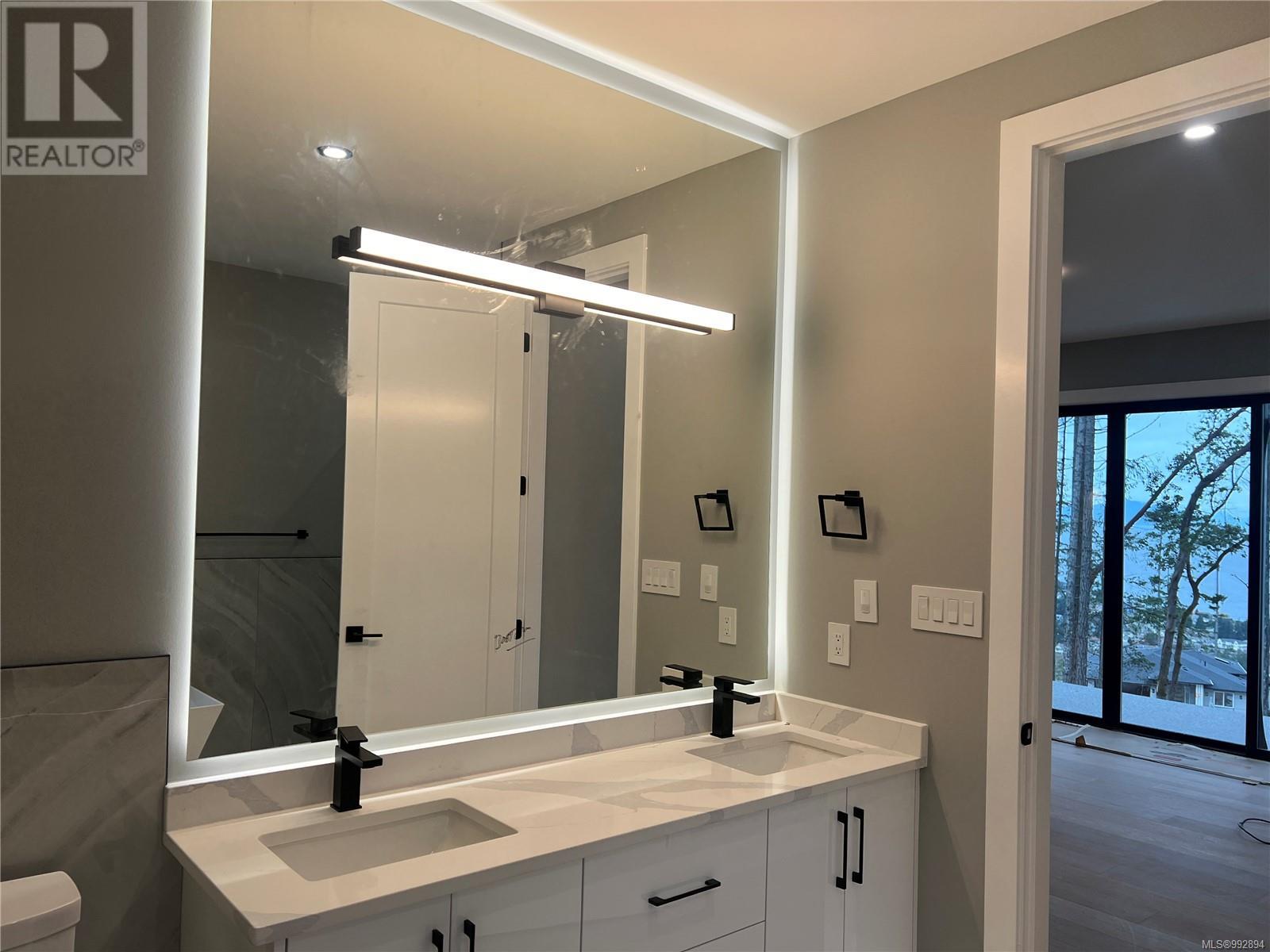 4618 Glen Oaks Dr, Nanaimo real estate listing 992894