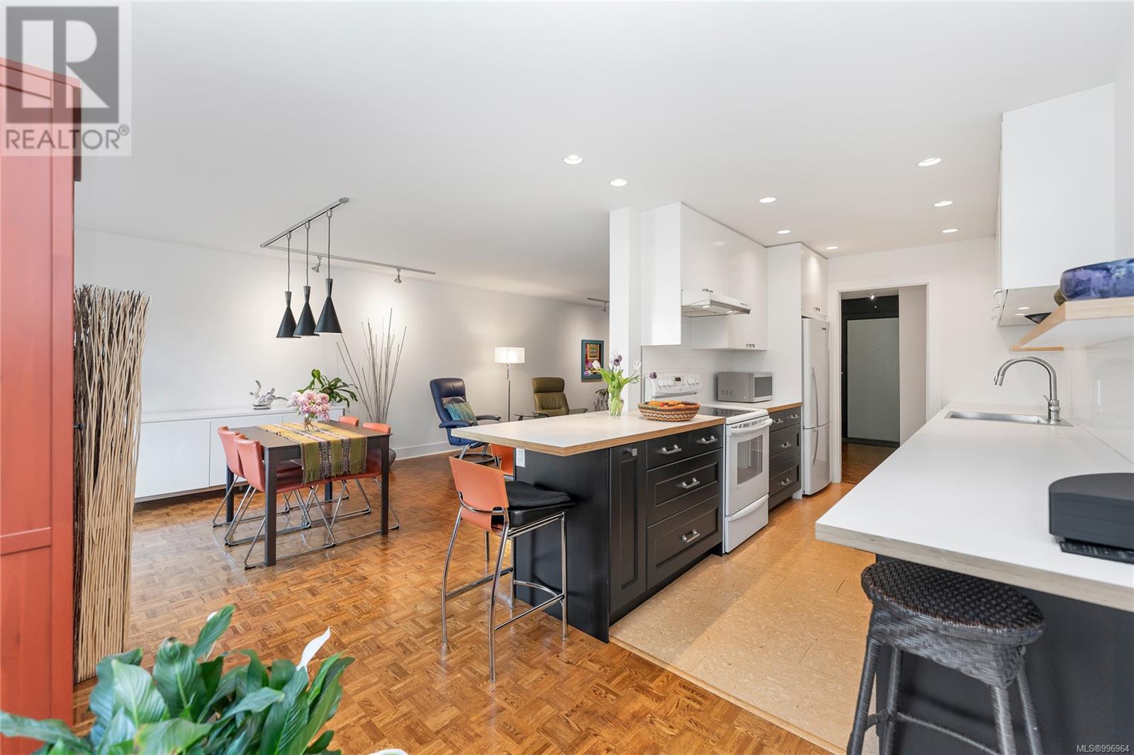 201 1149 Rockland Avenue, Victoria