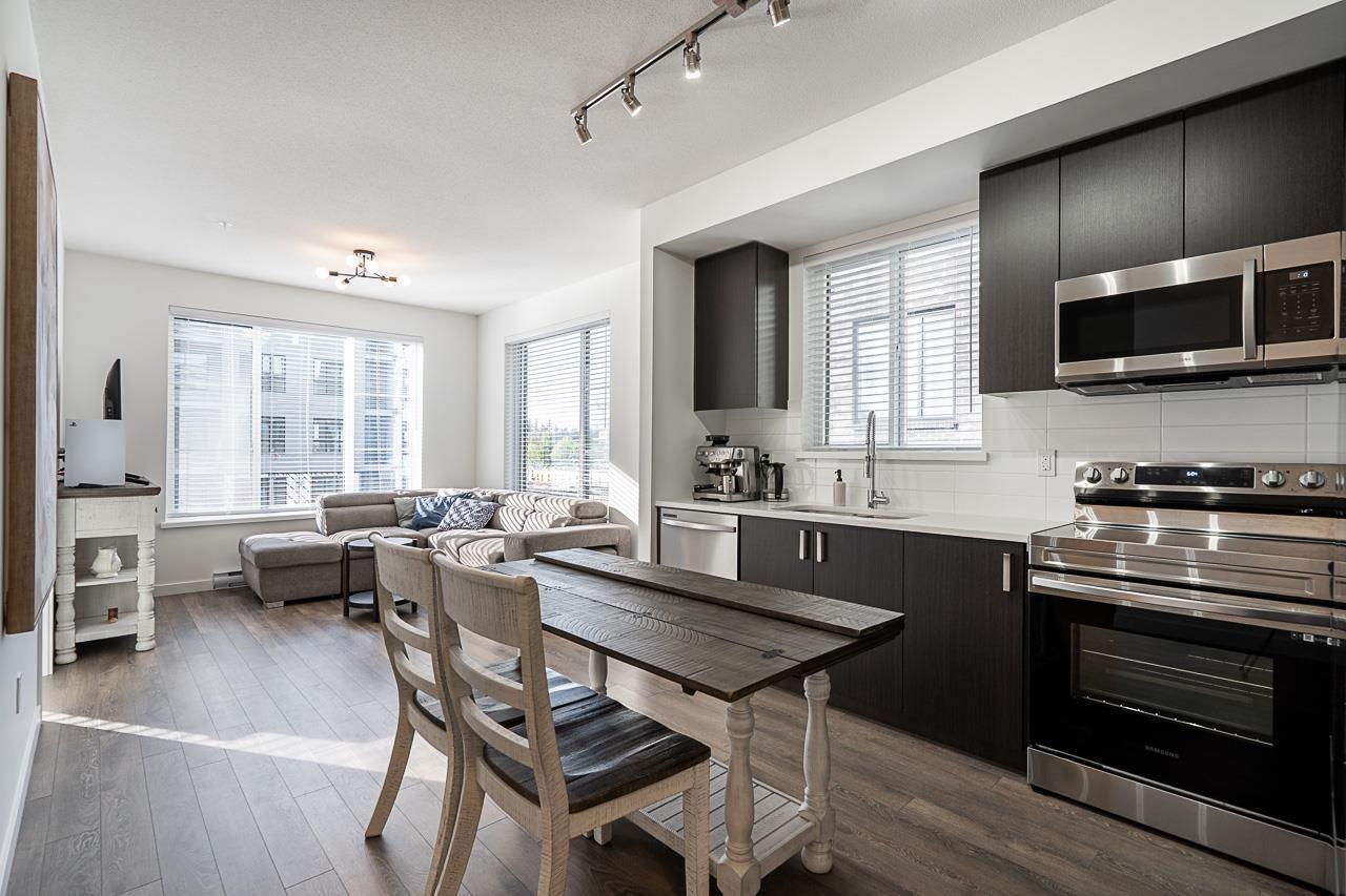 305 15815 85TH AVENUE, Surrey