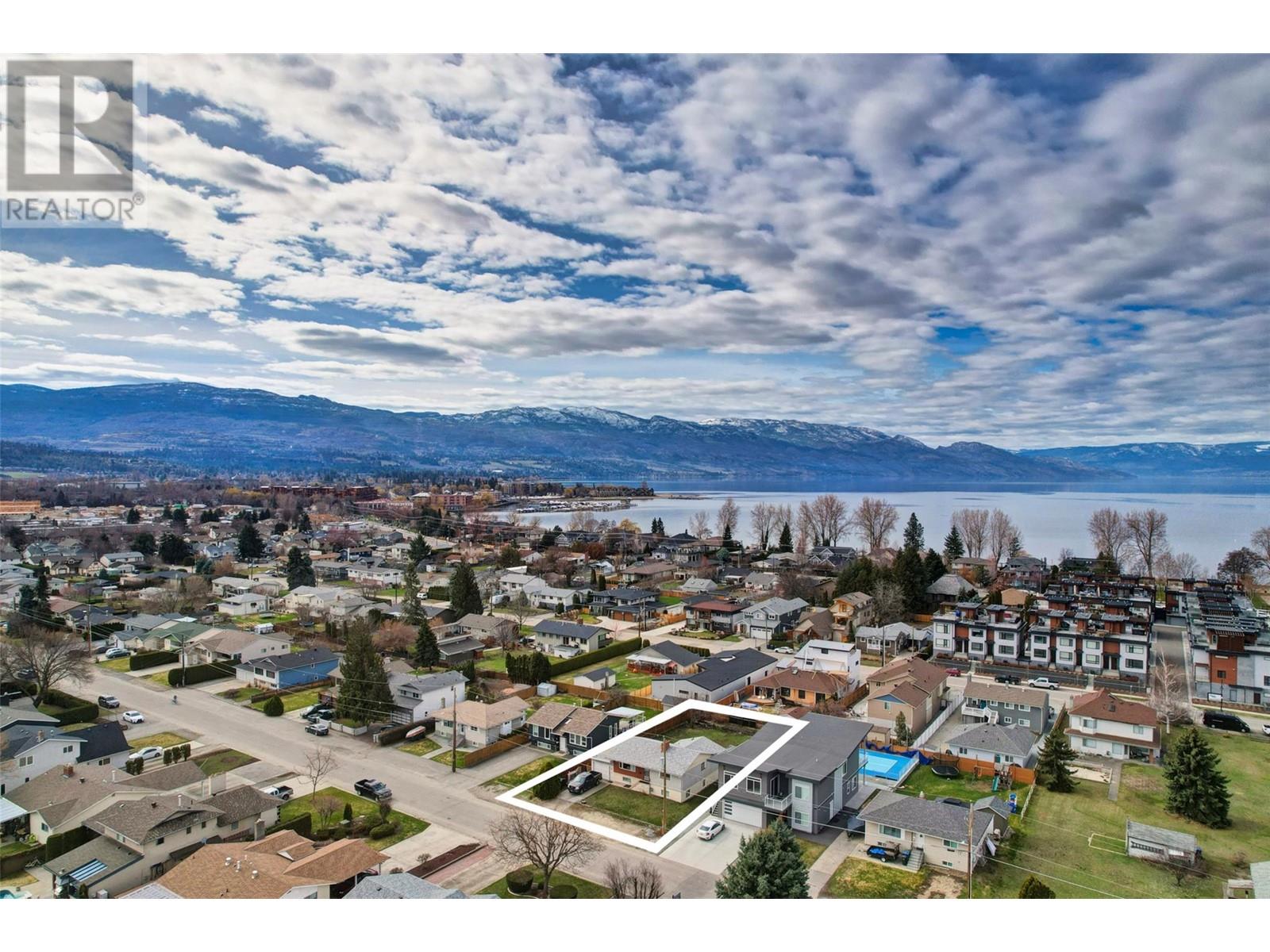 3524 Scott Road, Kelowna