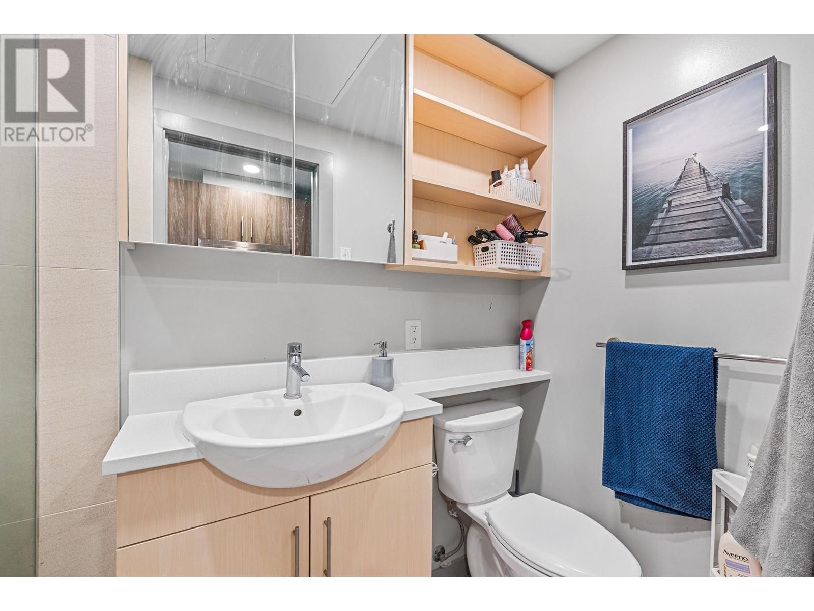 220 345 Dougall Road North, Kelowna