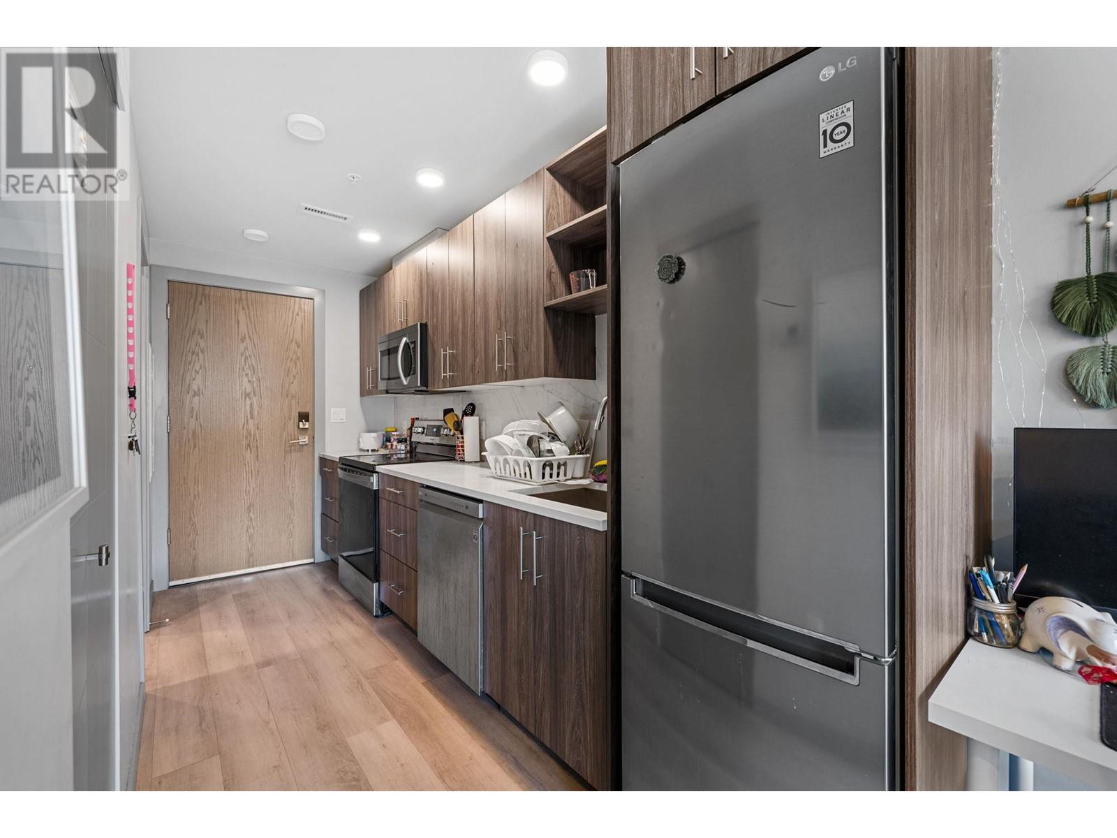 220 345 Dougall Road North, Kelowna