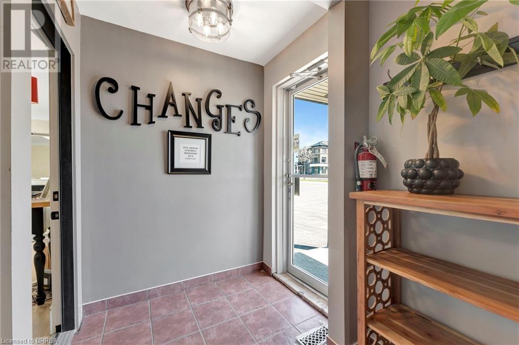 Photo 12 of 584 Colborne Street, Brantford ON