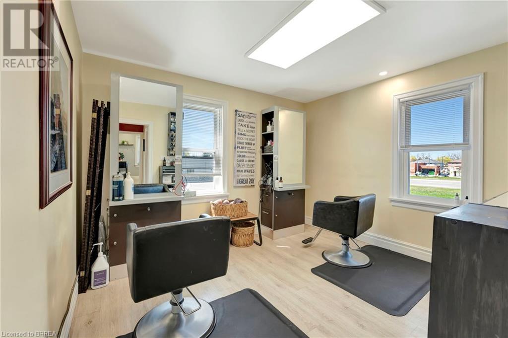 Photo 18 of 584 Colborne Street, Brantford ON