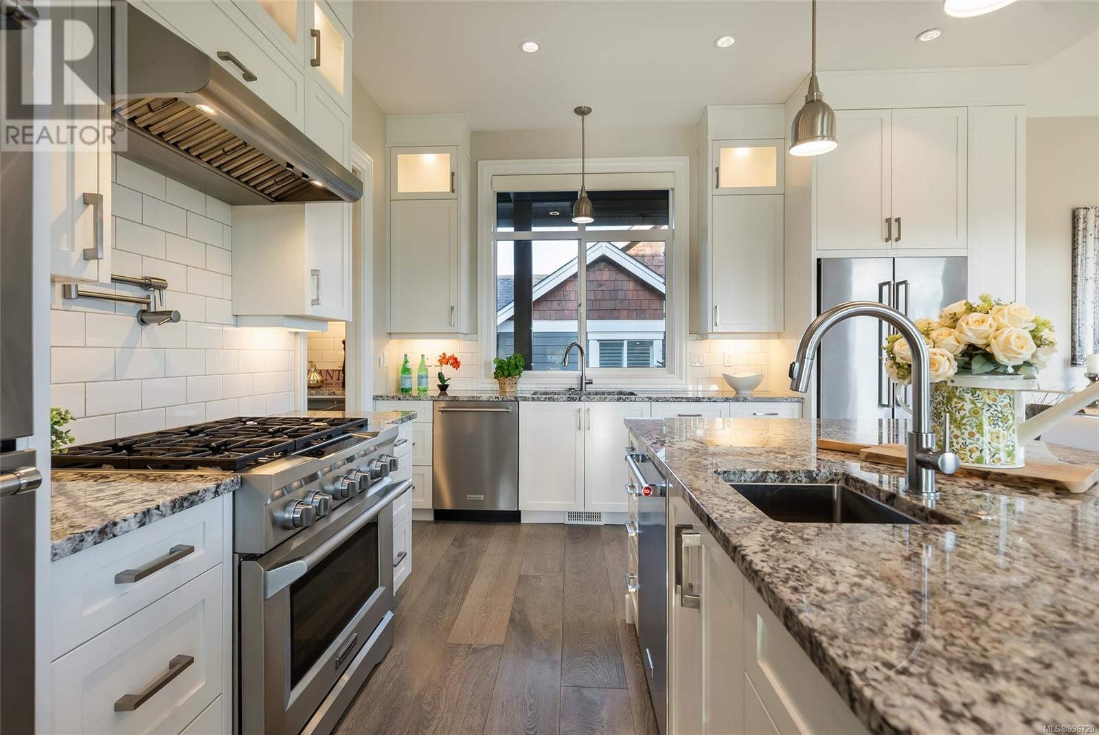 776 HIRST Ave, Parksville real estate listing 996720
