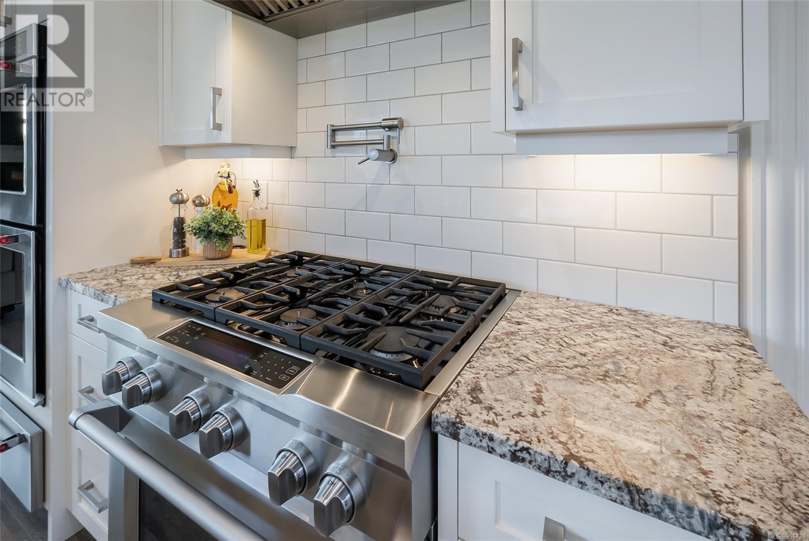 776 HIRST Ave, Parksville real estate listing 996720
