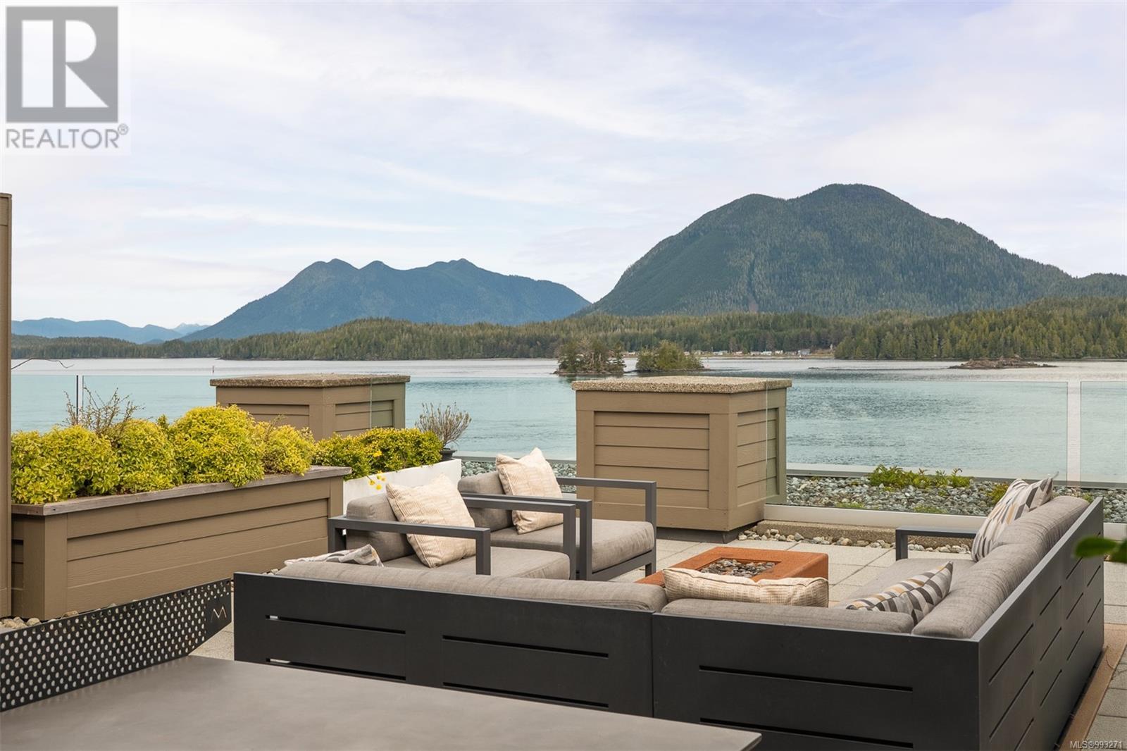 406 368 Main St, Tofino