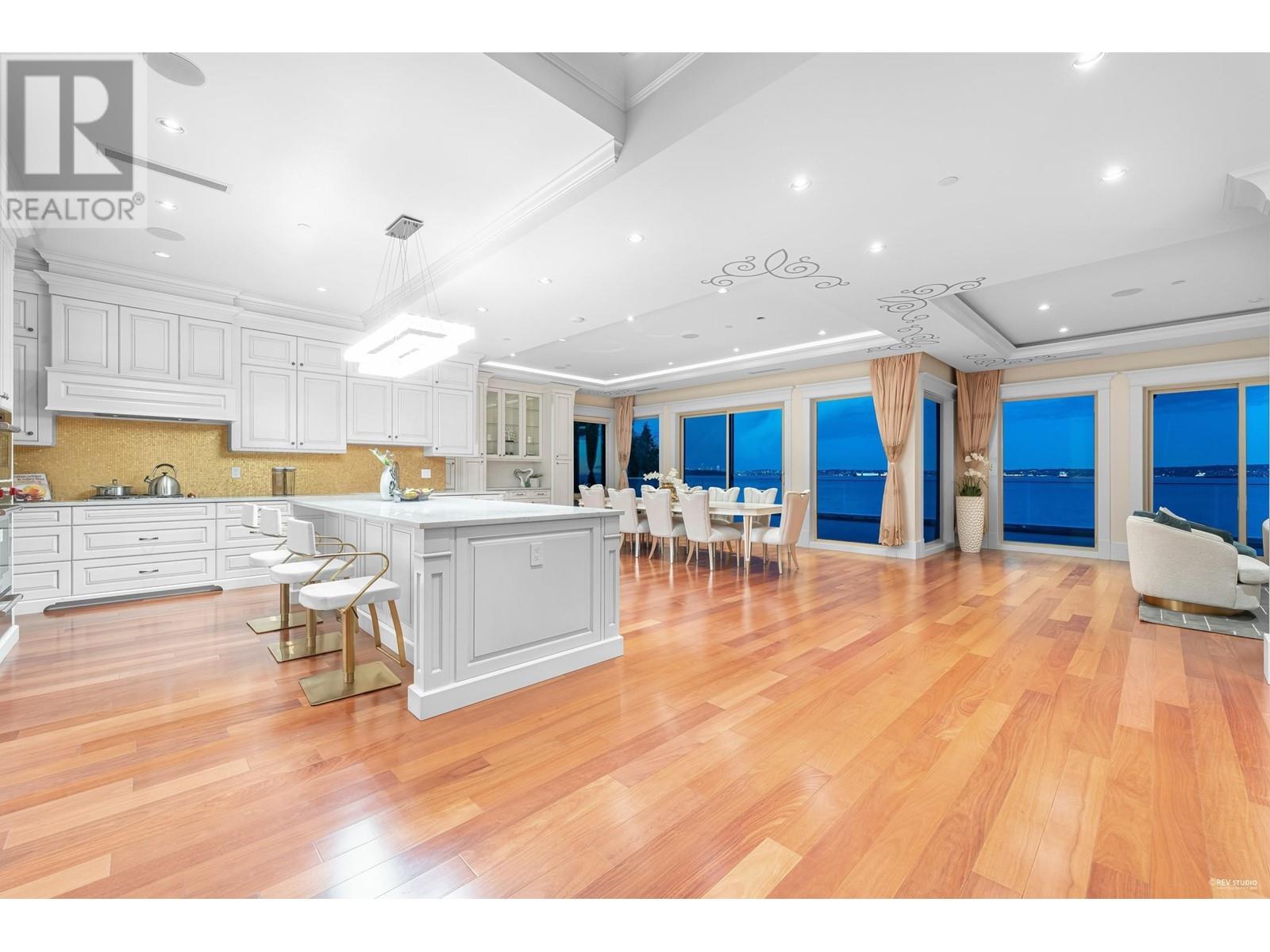 3008 PROCTER AVENUE, West Vancouver