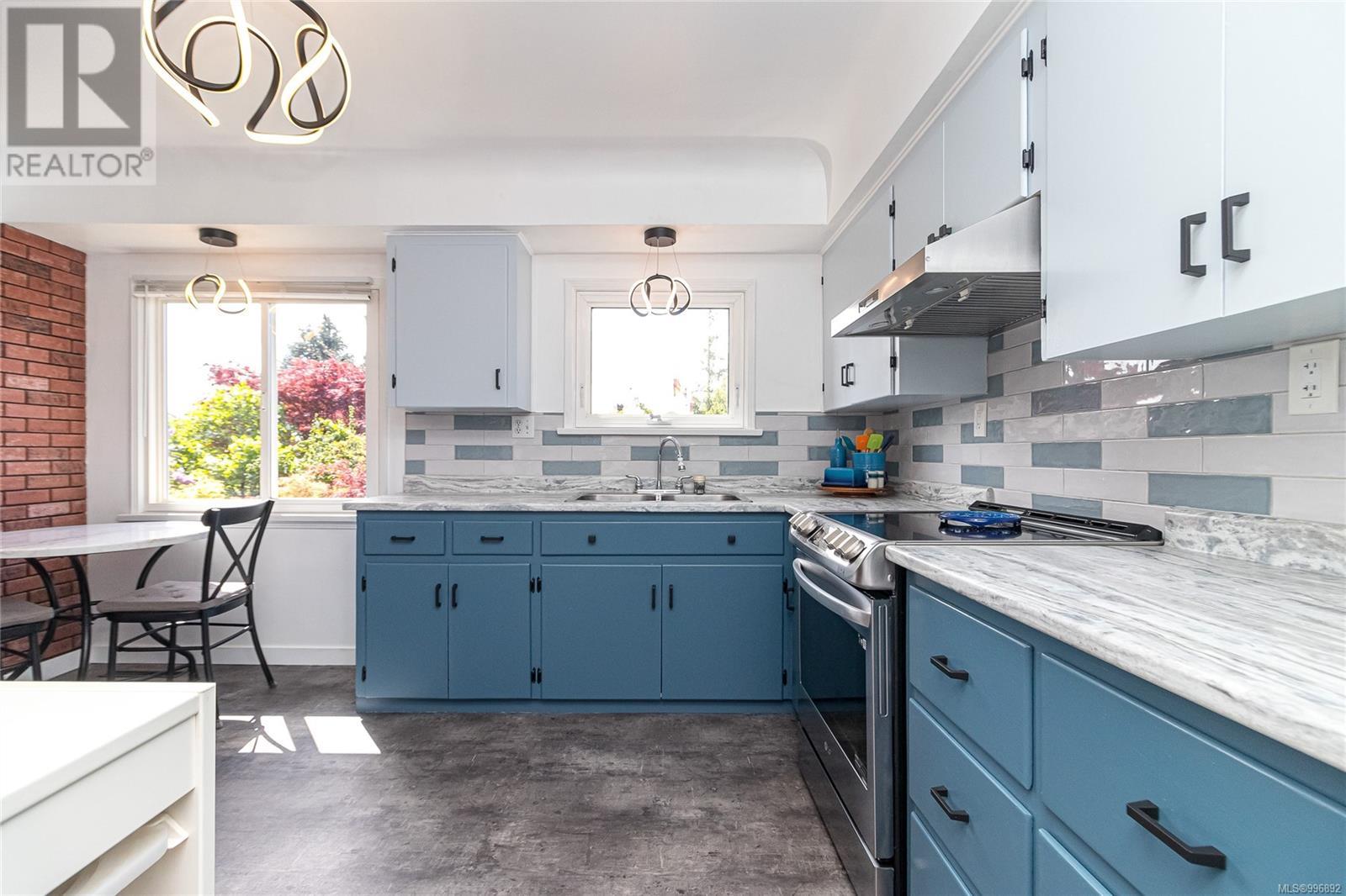  591 Baxter Avenue, Saanich