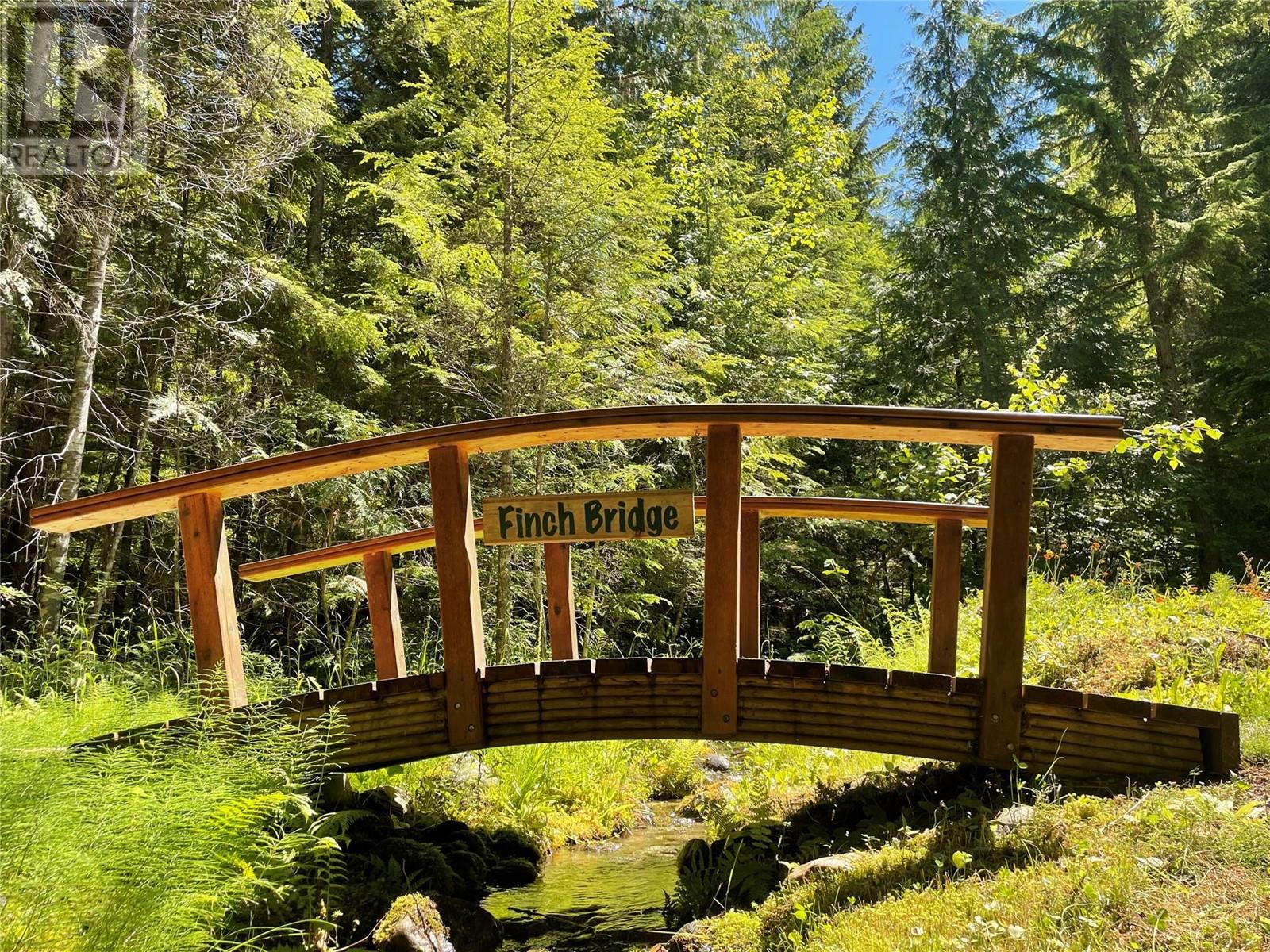  35 Queest Village, Sicamous