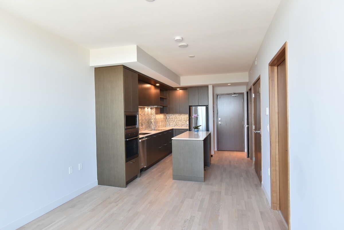 4304 13495 CENTRAL AVENUE, Surrey real estate listing for sale