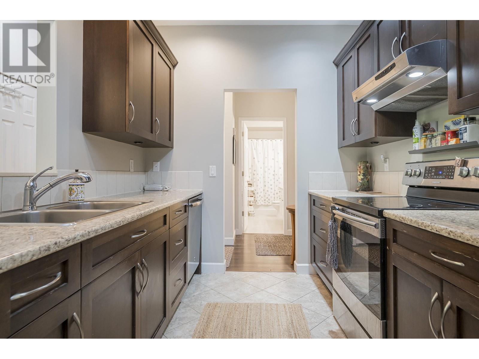 #305-4745 54A Street, Delta