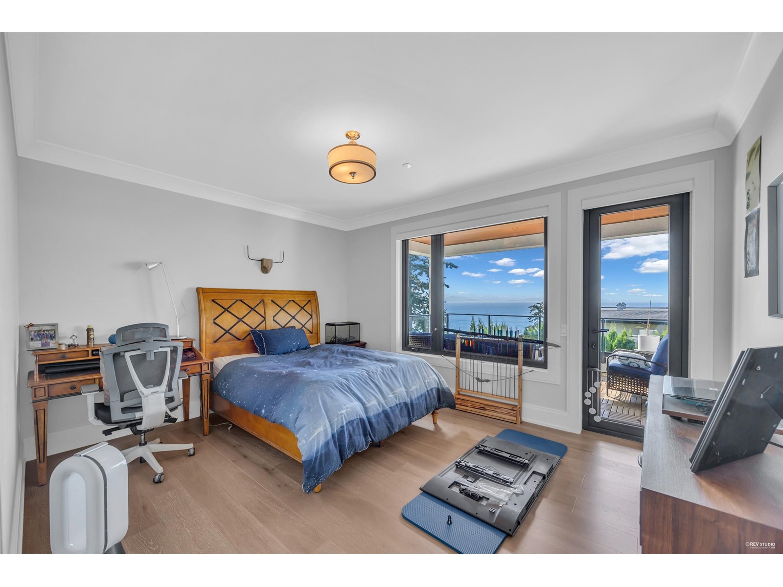 Photo 23 of 14442 Magdalen Avenue, White Rock BC