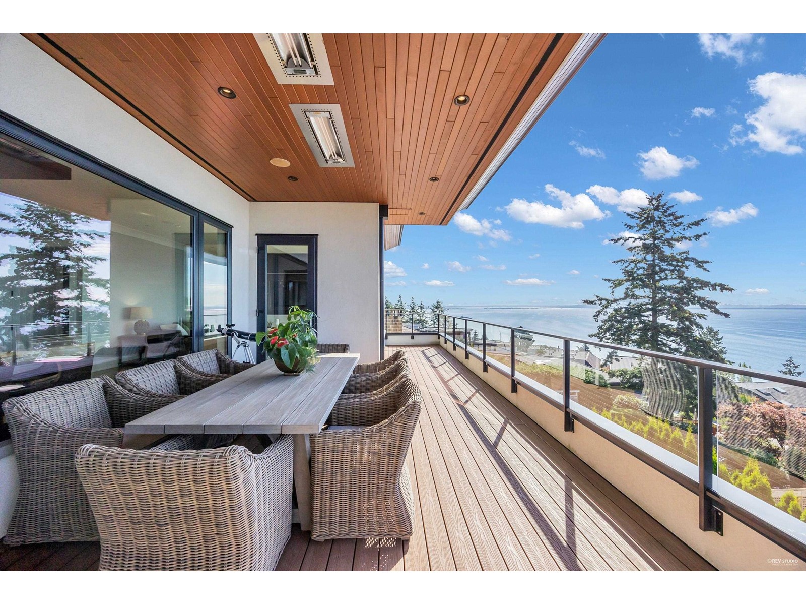 Photo 17 of 14442 Magdalen Avenue, White Rock BC