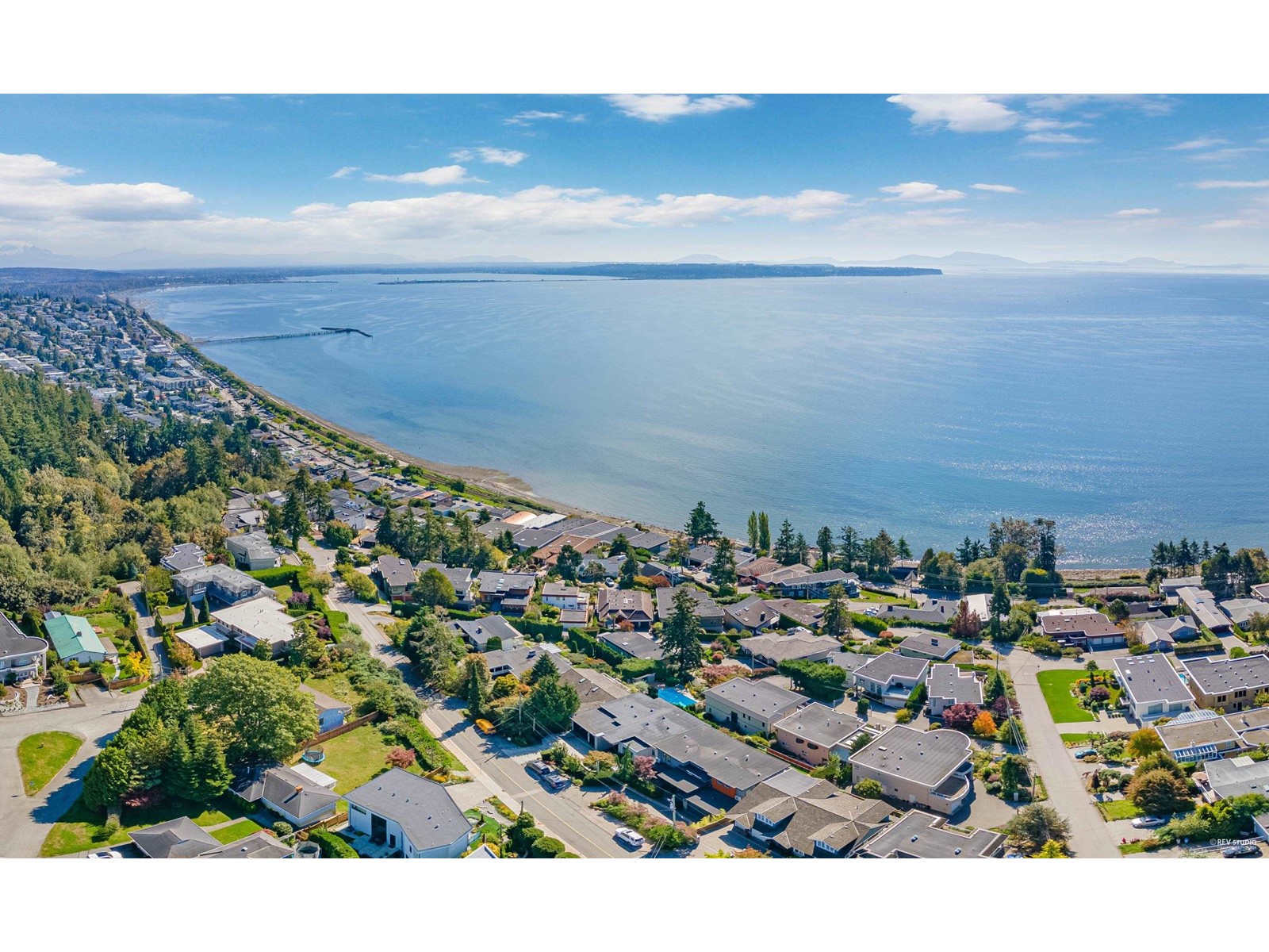 Photo 38 of 14442 Magdalen Avenue, White Rock BC