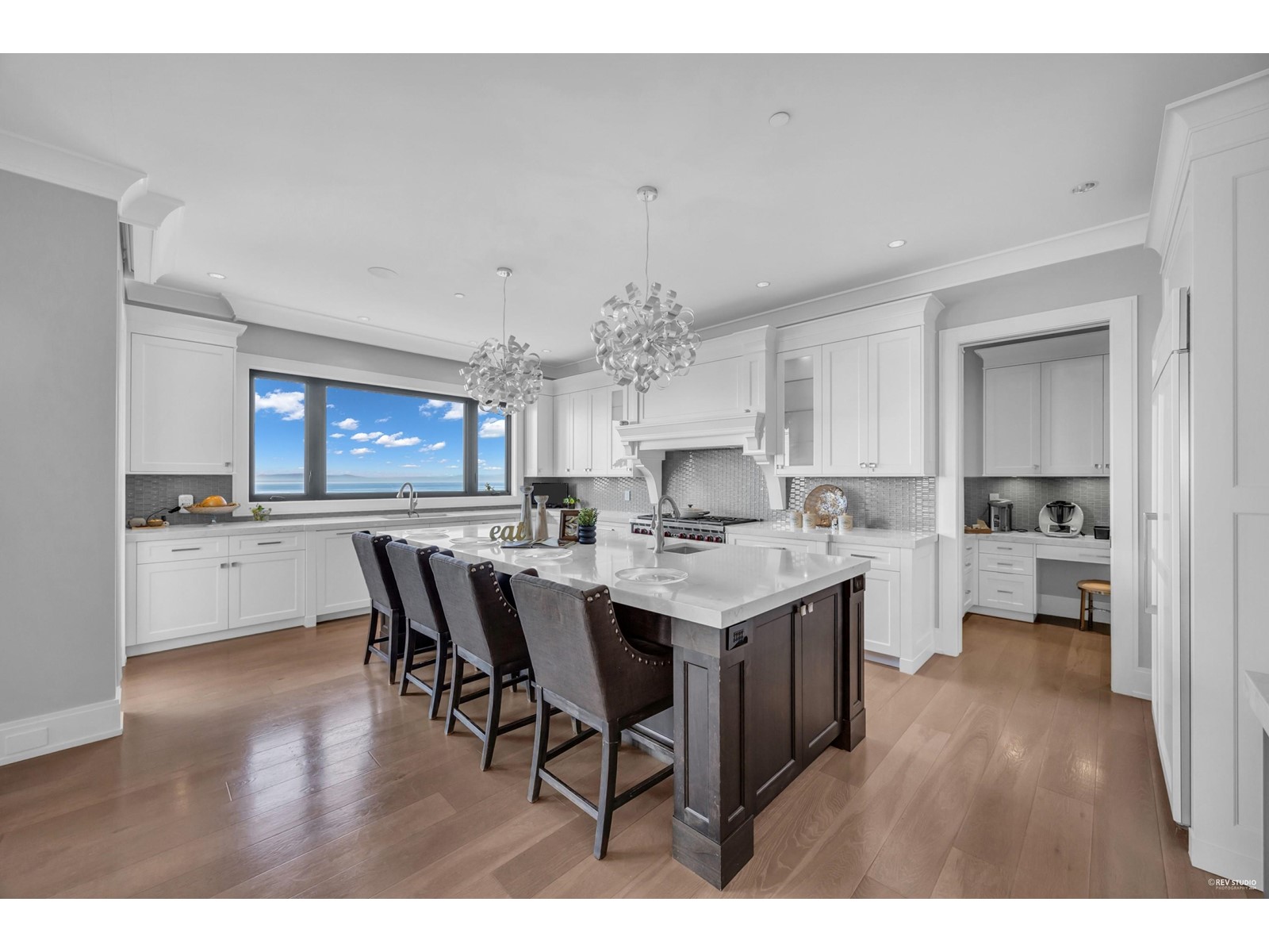 Photo 9 of 14442 Magdalen Avenue, White Rock BC