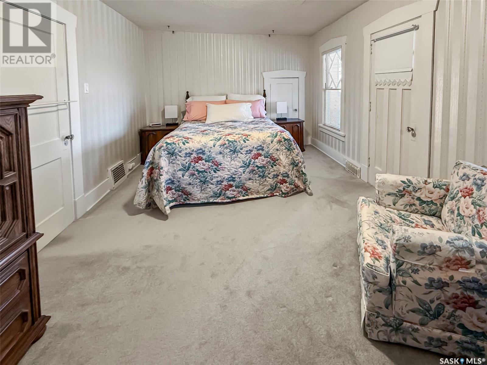 Single Family House for Sale in  th AVENUE NE Swift Current 