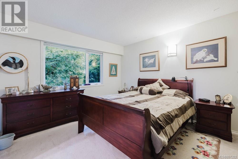  7041 Tamarin Place, Central Saanich