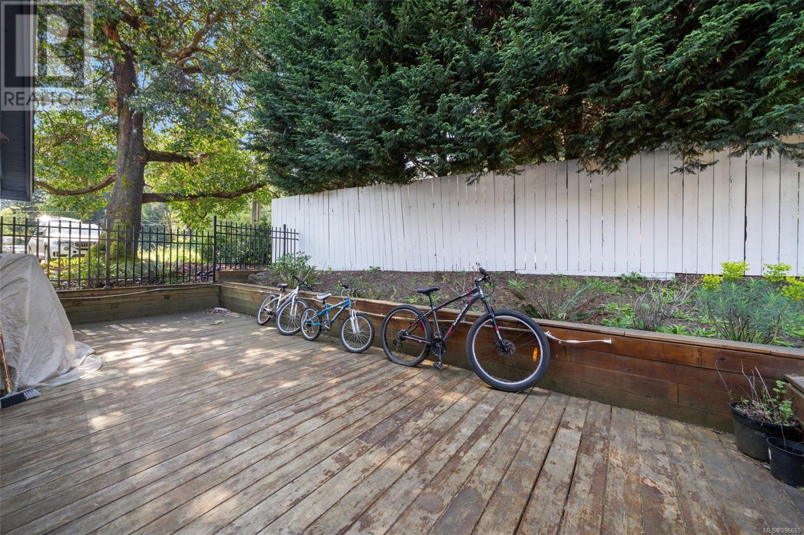  798 Cecil Blogg Drive, Colwood